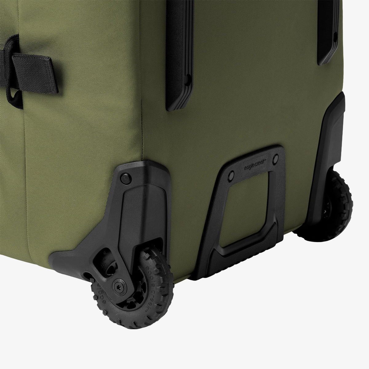 Eagle Creek ORV 36"/140L Trunk in Olive Green — angle view 4 # color_Olive Green