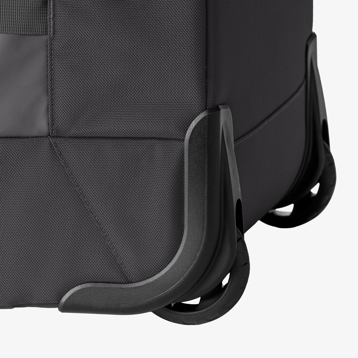 Eagle Creek Cargo Hauler XT 32"/120L Wheeled Duffel in Black — interior view # color_Black