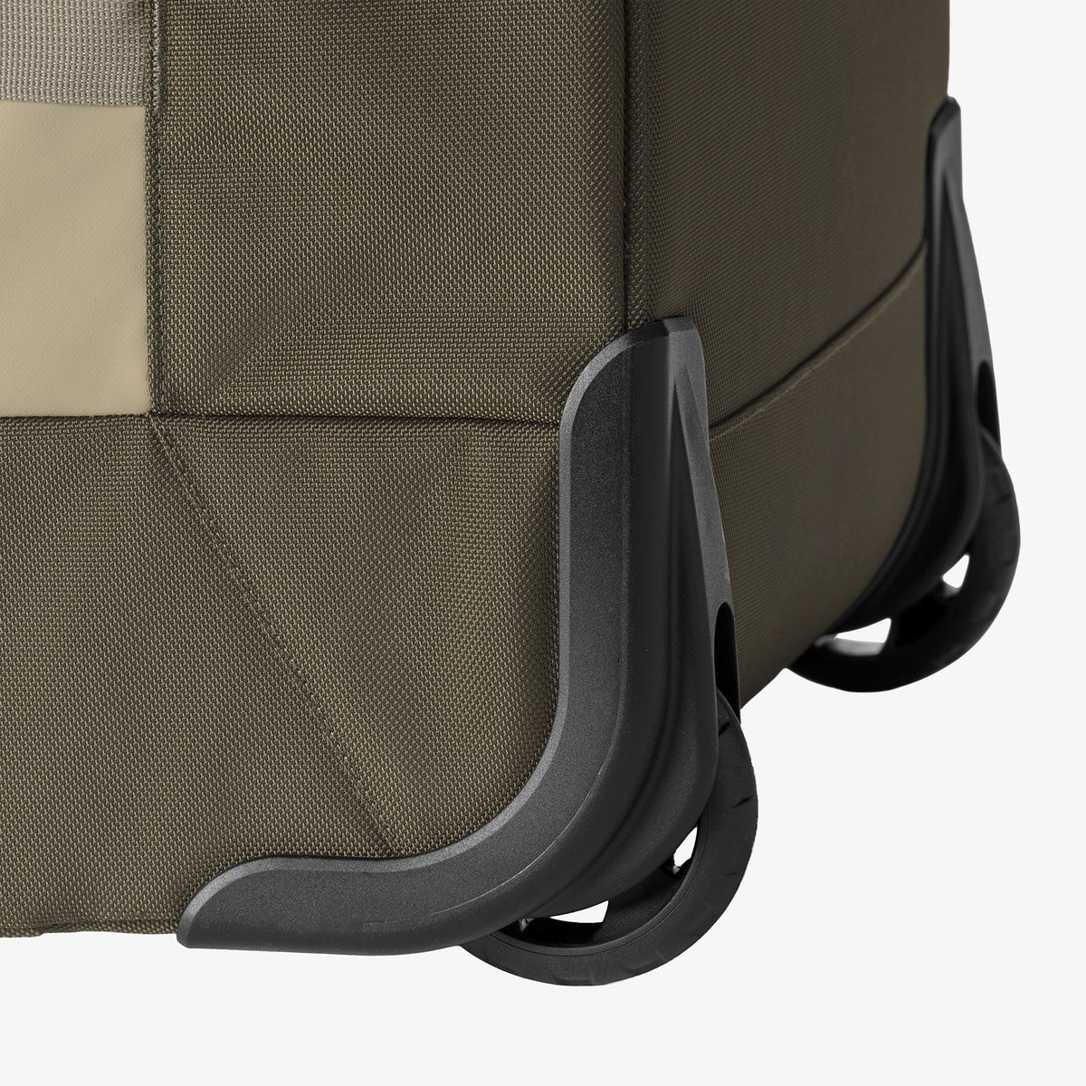 Eagle Creek Cargo Hauler XT 32"/120L Wheeled Duffel in Desert Tan — interior view # color_Desert Tan