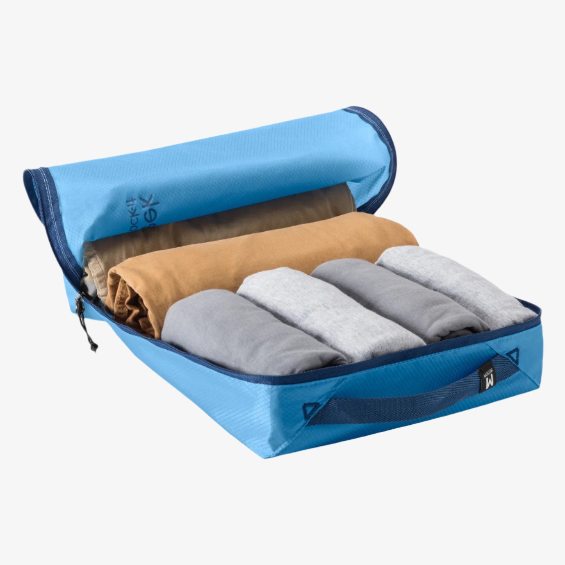Eagle Creek Pack-It Isolate Packing Cube M in Blue Dawn — angle view 4
