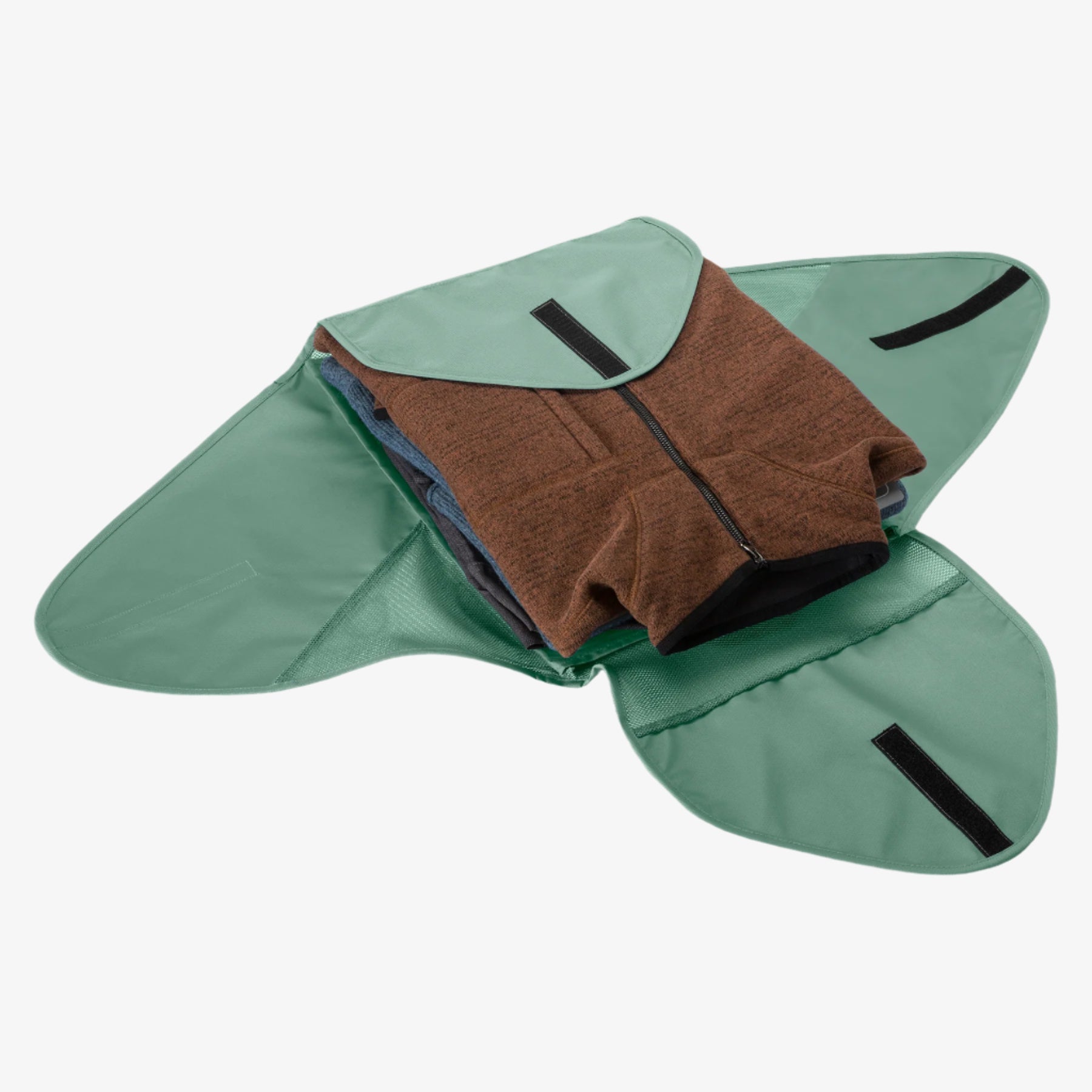 Eagle Creek Pack-It Reveal Garment Folder XL in Willow Green — angle view 3