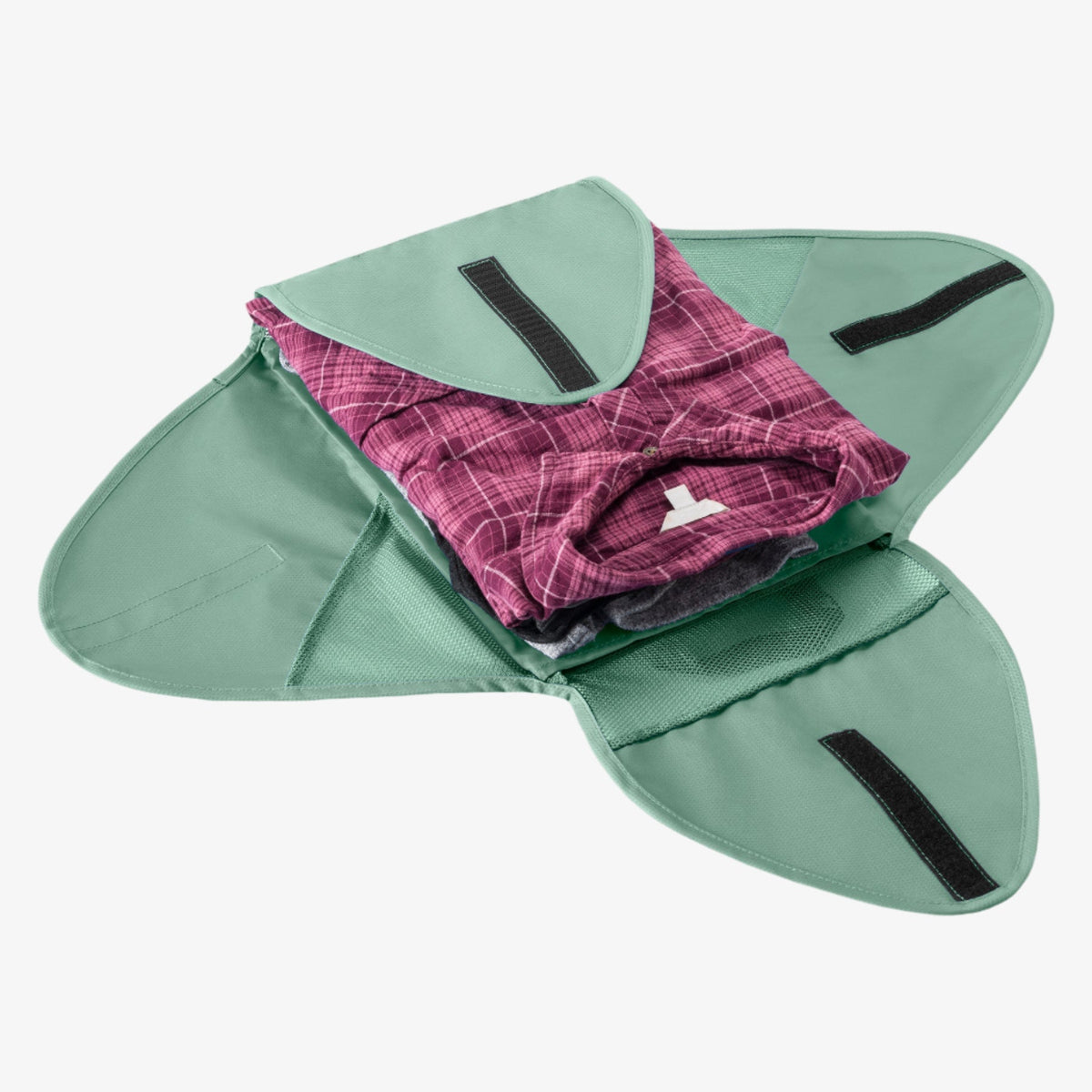 Eagle Creek Pack-It Reveal Garment Folder M in Willow Green — angle view 3 # color_Willow Green