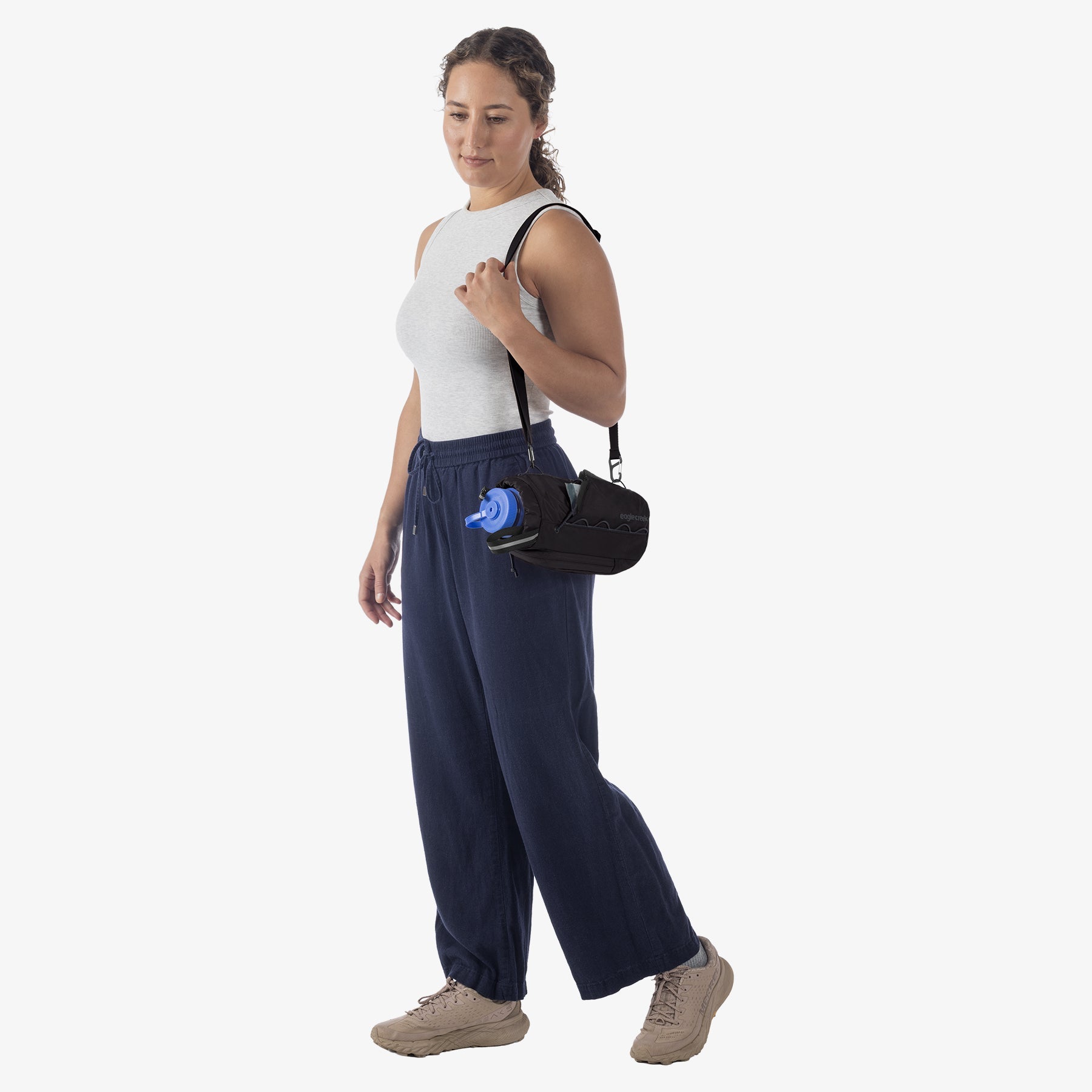 Eagle Creek Ranger Water Bottle Sling in Black — detail view 2