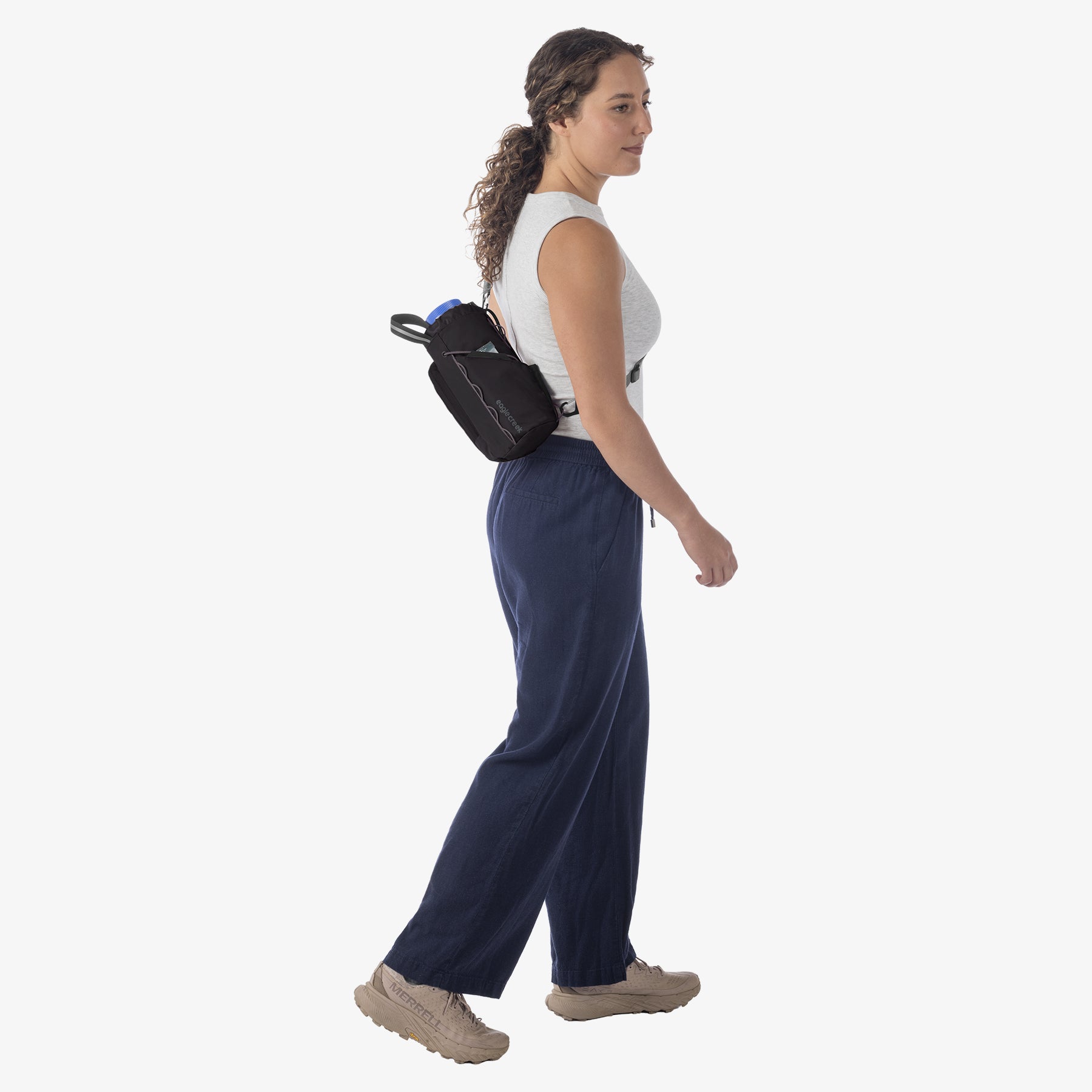 Eagle Creek Ranger Water Bottle Sling in Black — lifestyle 2