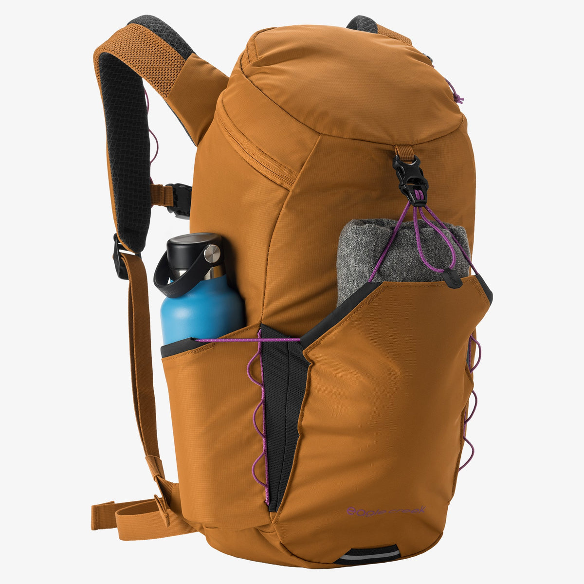 Eagle Creek Ranger Backpack 16L in Iron Orange — angle view 4 # color_Iron Orange