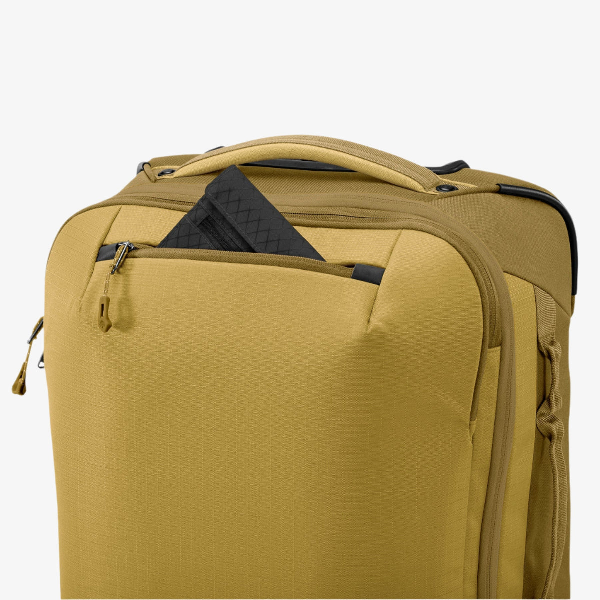 Eagle Creek Expanse 4-Wheel 26"/60L Luggage in Gold — interior view # color_Gold