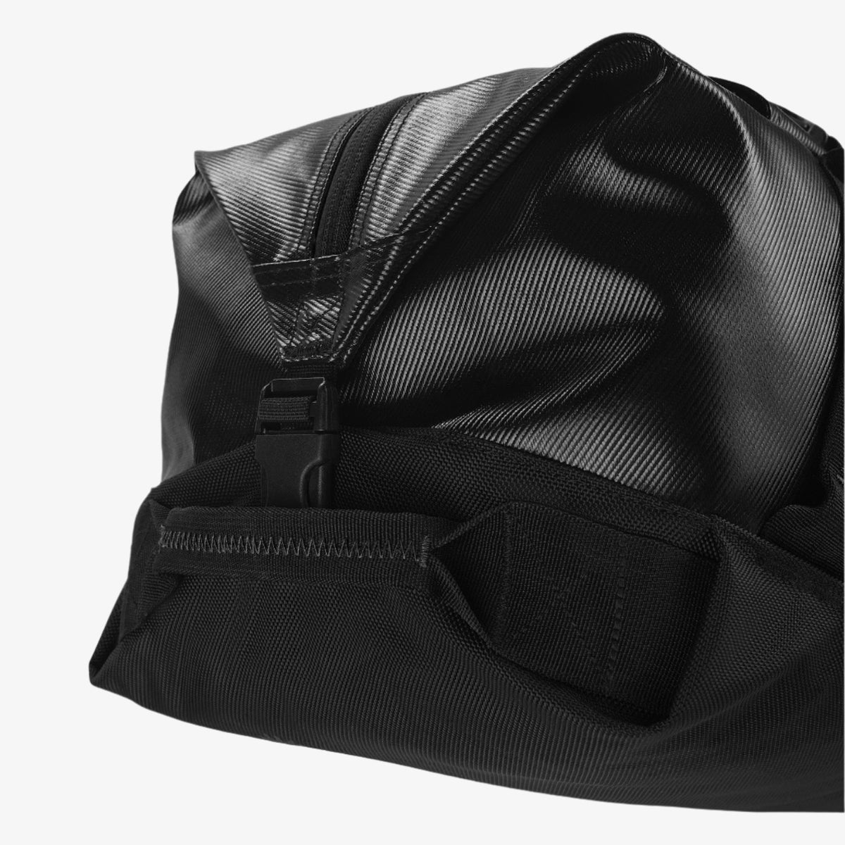 Eagle Creek Migrate 130L Rolling Duffel Bag in Midnight Black — detail view 3 # color_Midnight Black