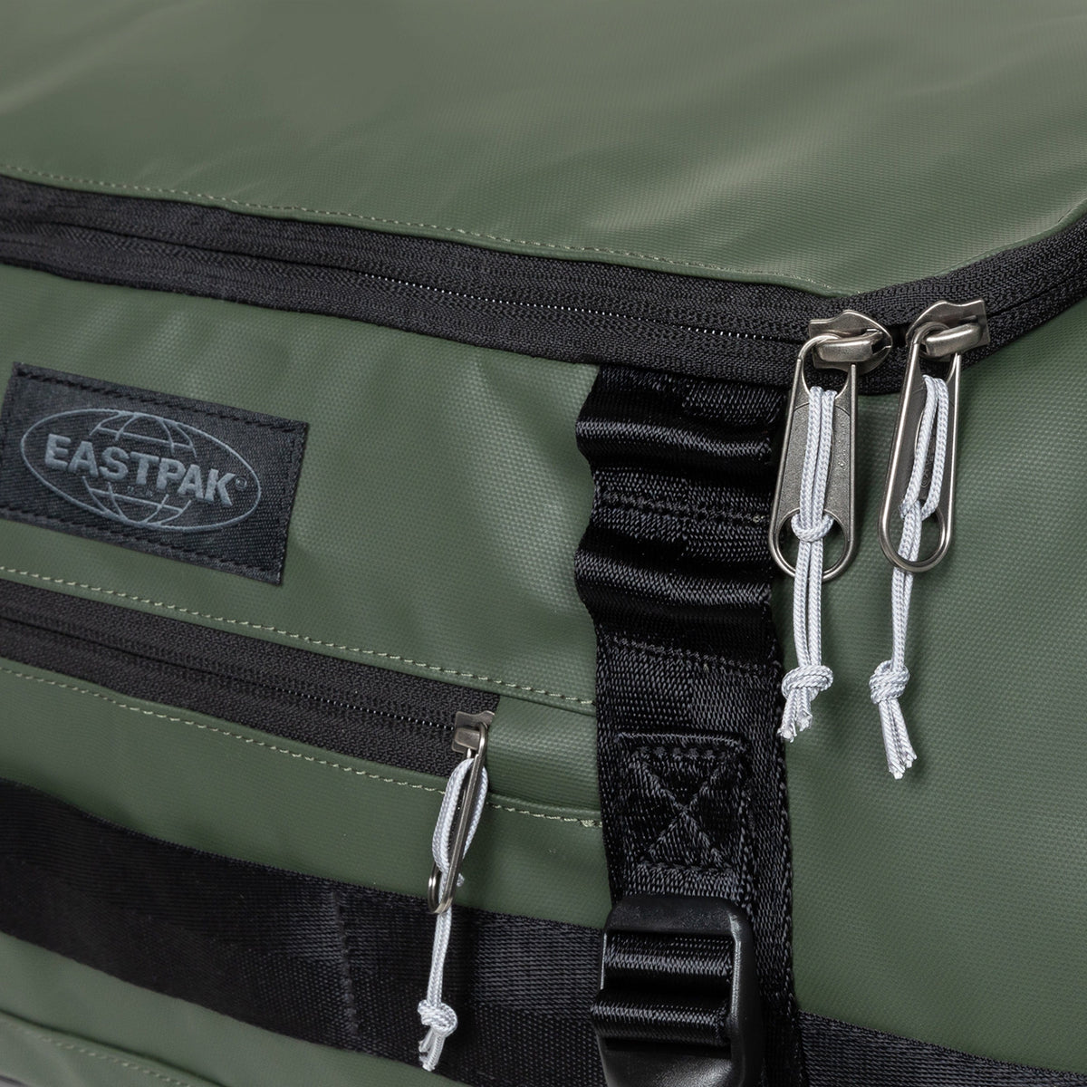 Eastpak Duffel Pack M Tarp Edition in Tarp Forest — detail view