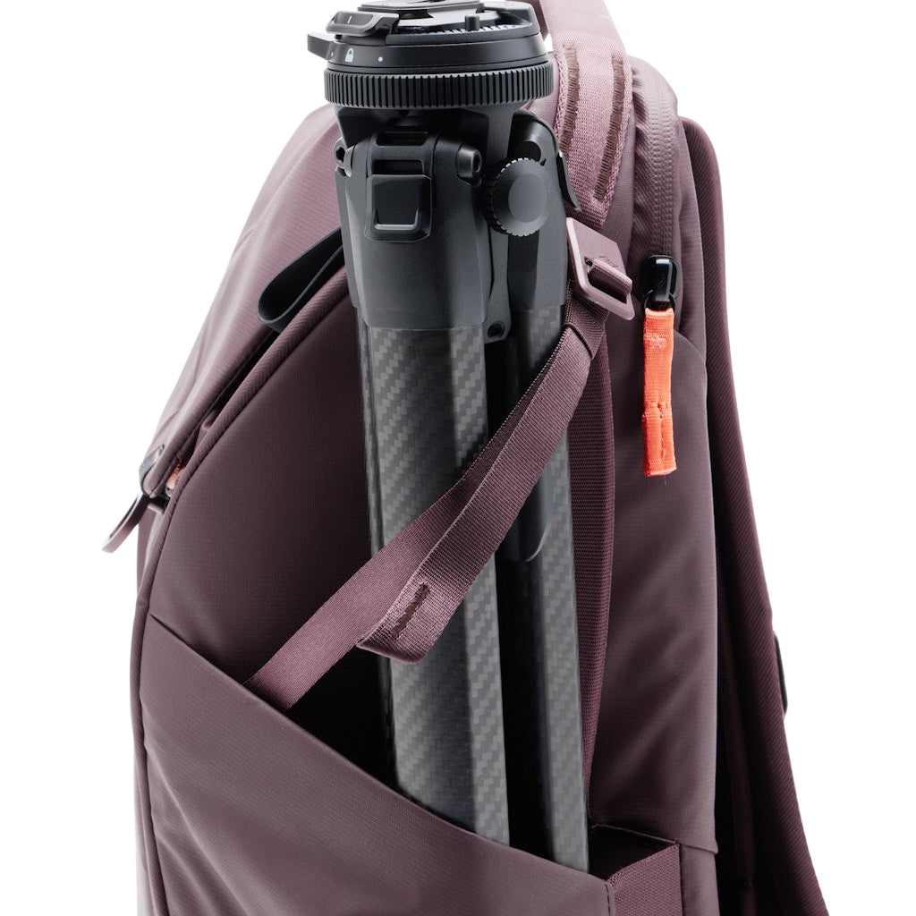 Peak Design Everyday Backpack 20L in Eclipse — detail view