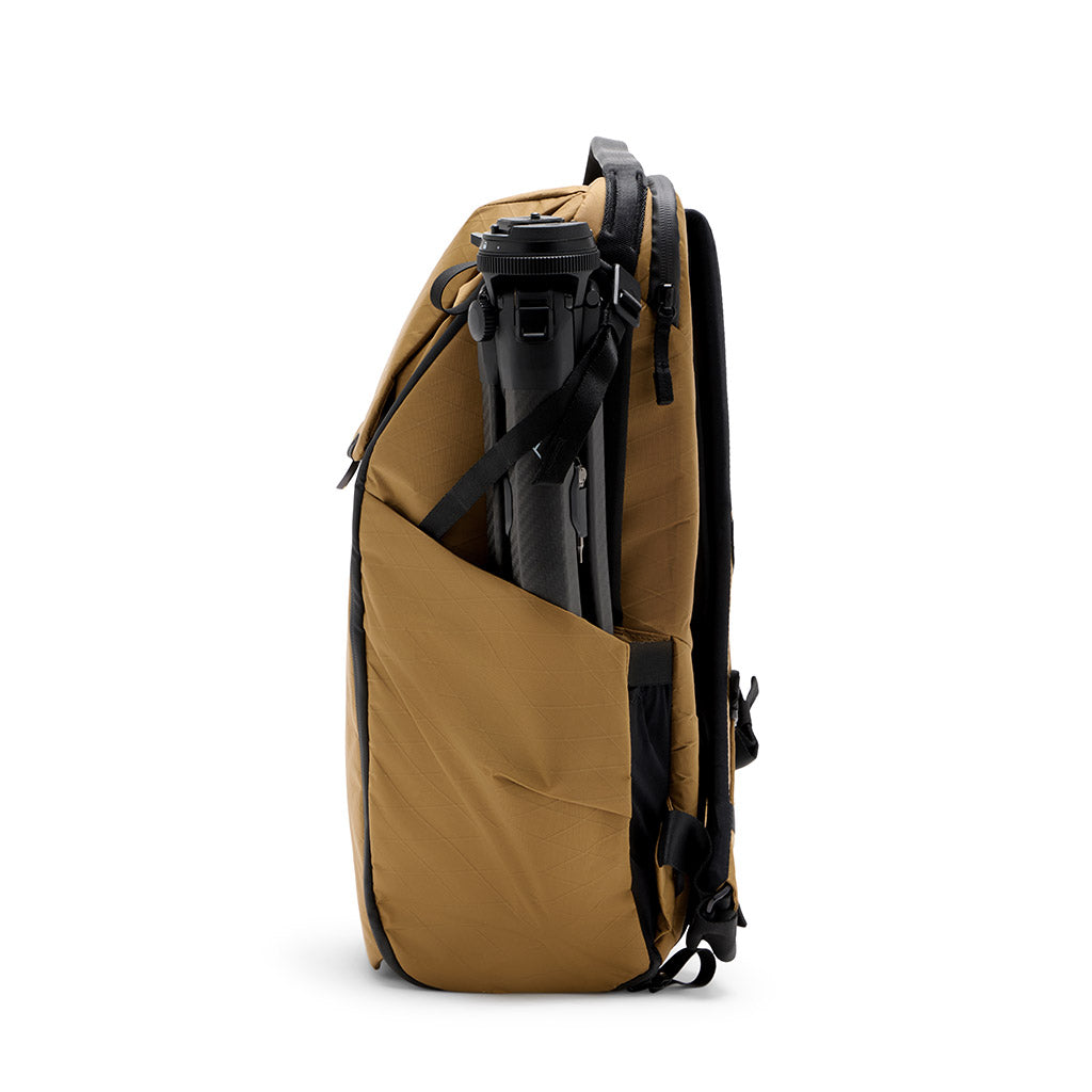 Peak Design Everyday Backpack 30L - Coyote open