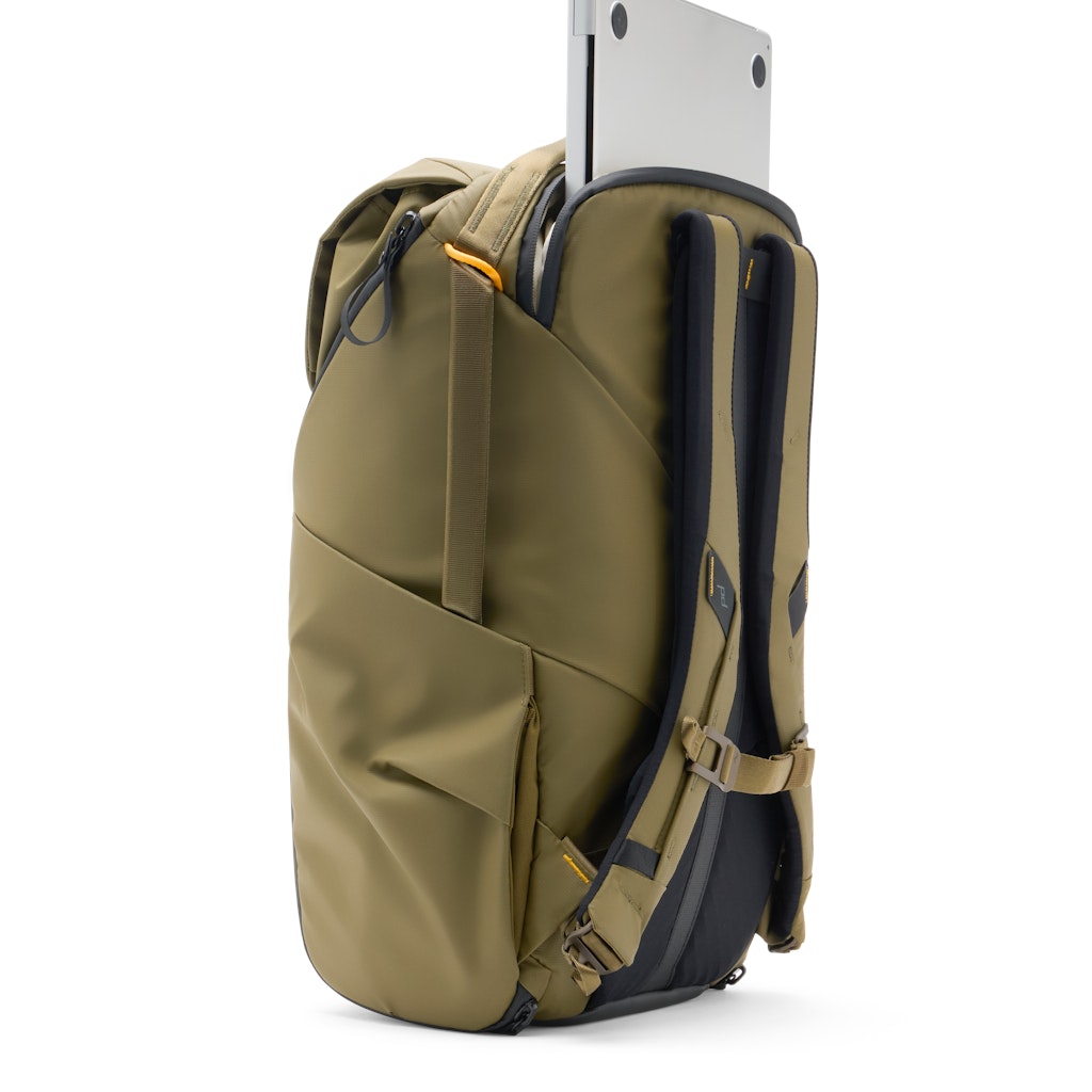 Peak Design Everyday Backpack 30L in Kelp — side view