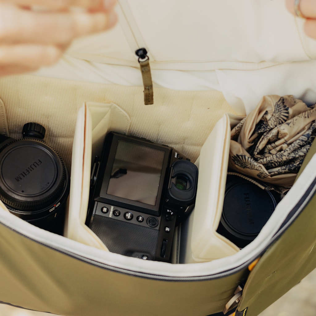 Peak Design Everyday Backpack 30L in Kelp — detail view 2