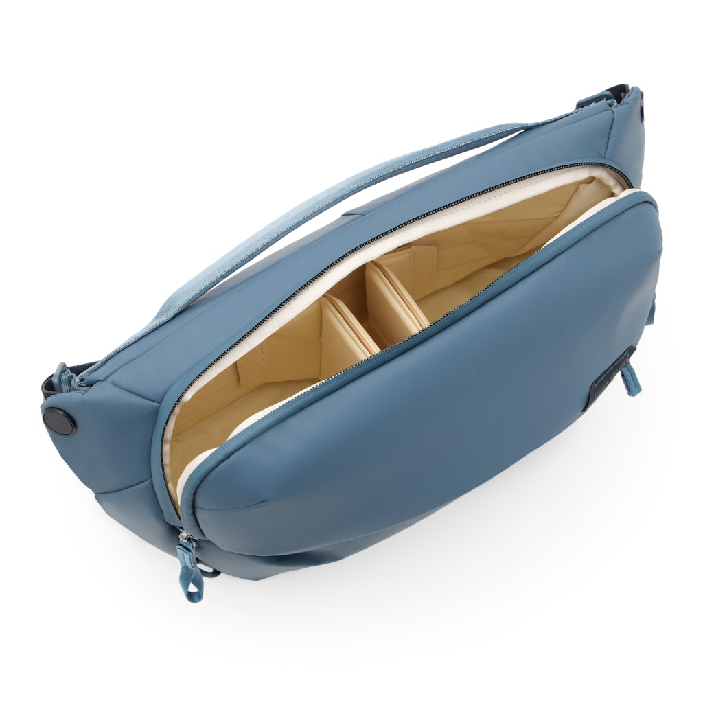 Peak Design Everyday Sling 10L in Ocean — interior view # color_Ocean