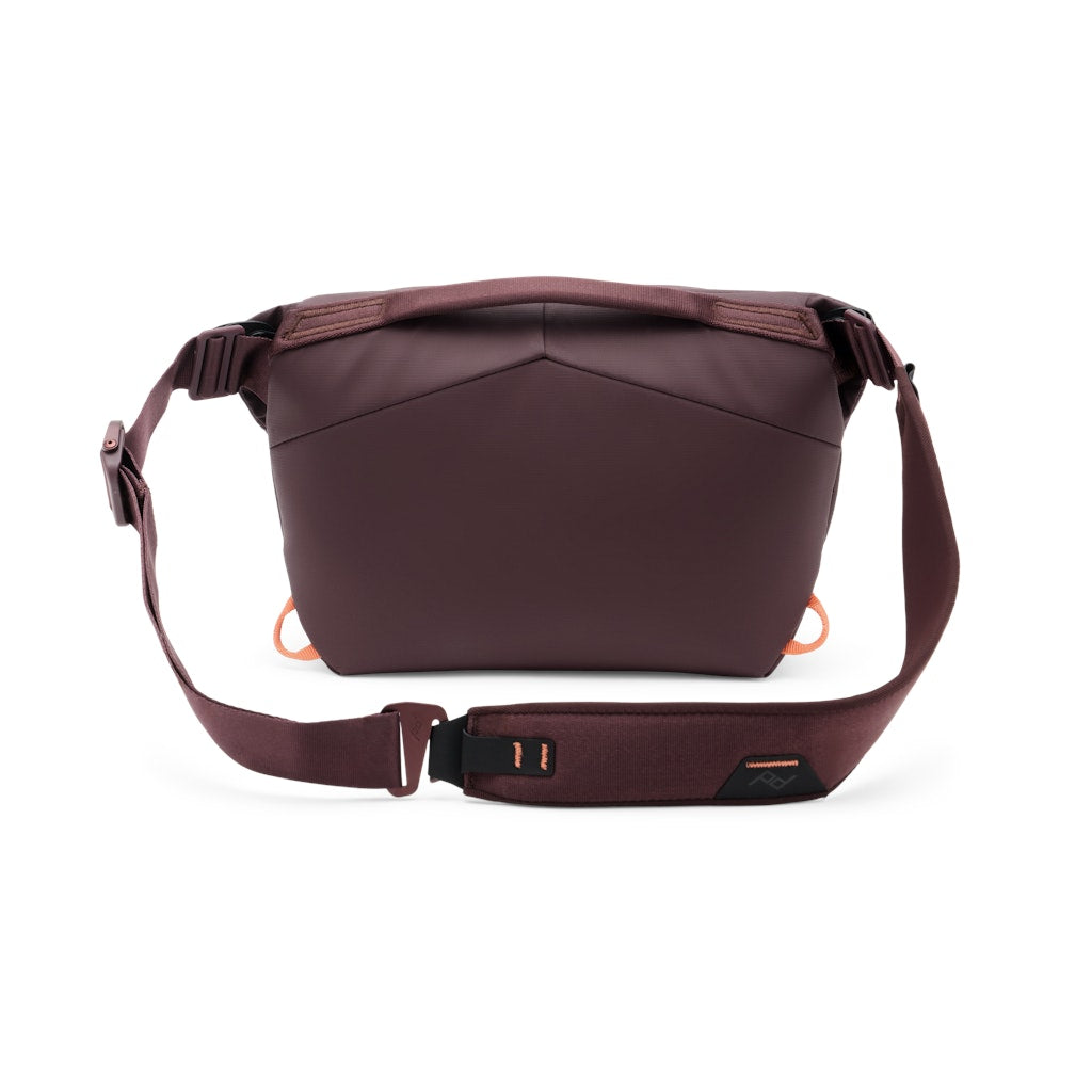 Peak Design Everyday Sling 3L in Eclipse — angle view 2 # color_Eclipse