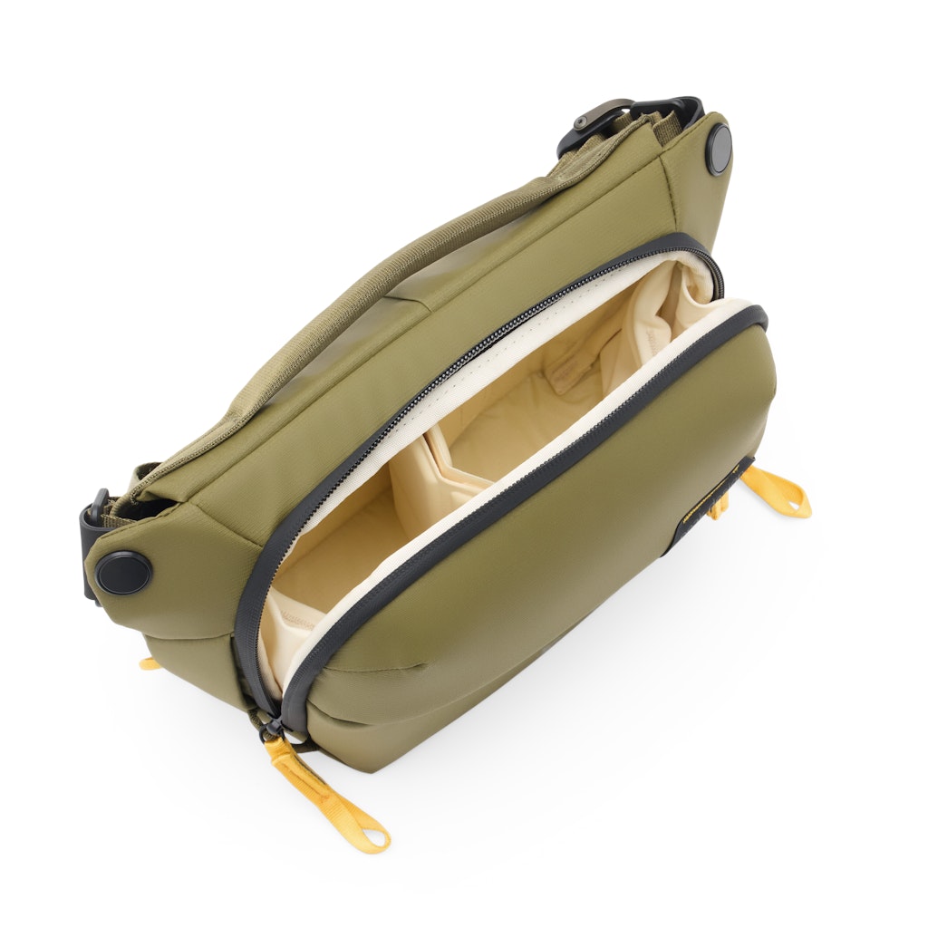 Peak Design Everyday Sling 3L in Kelp — interior view # color_Kelp