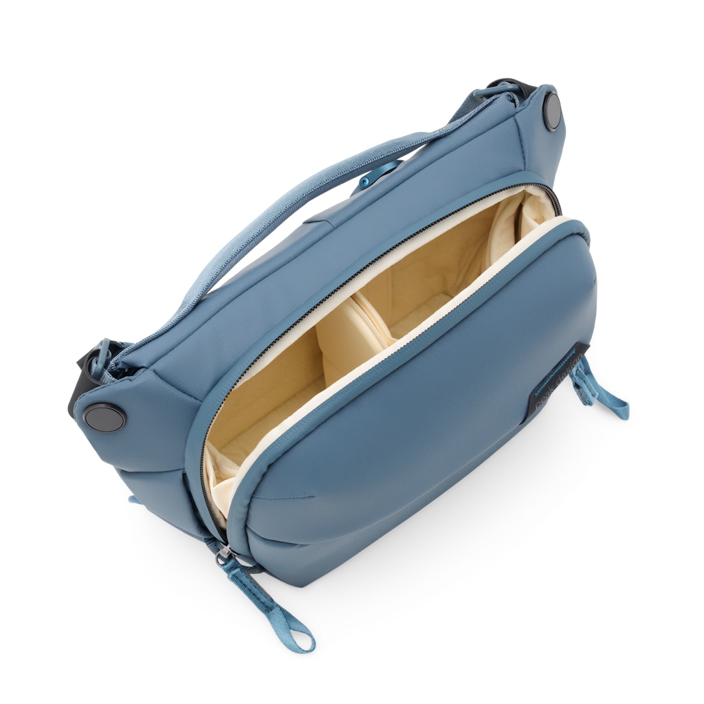 Peak Design Everyday Sling 3L in Ocean — interior view # color_Ocean
