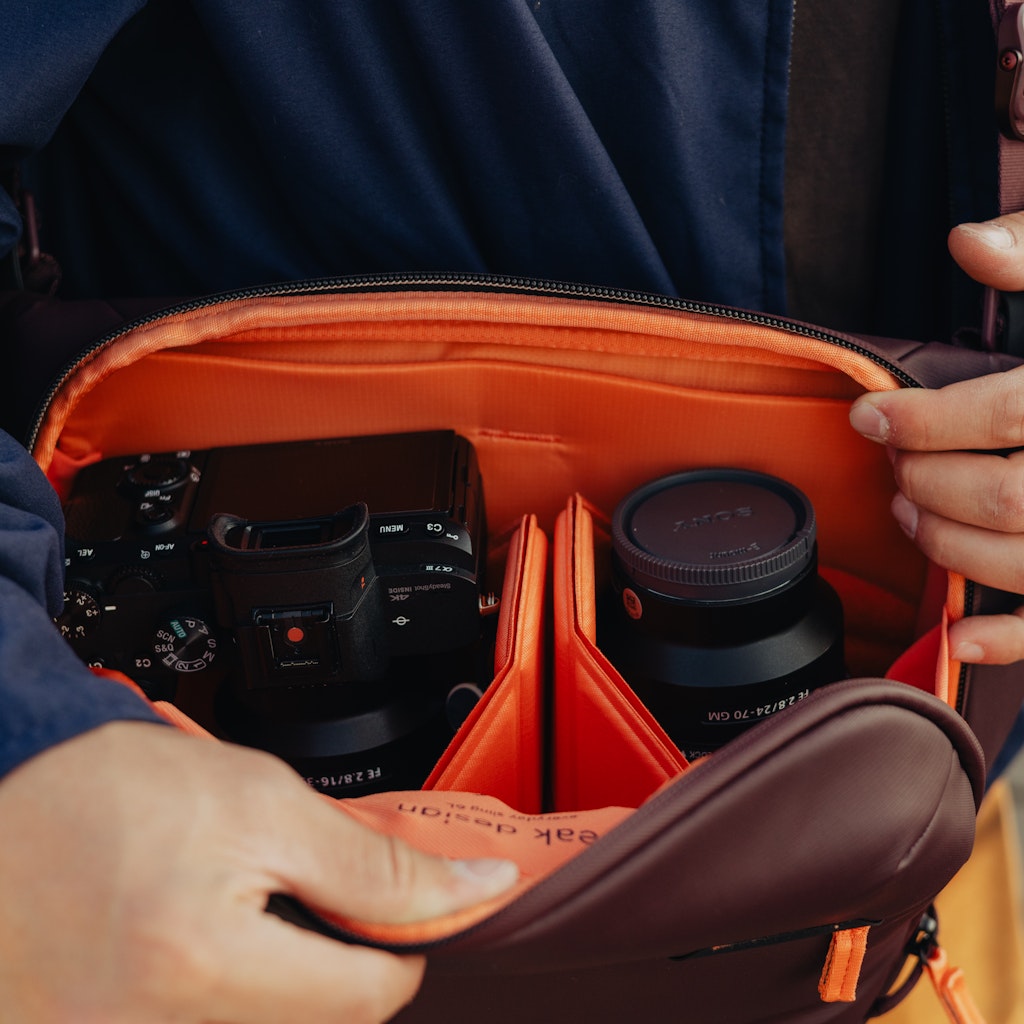 Peak Design Everyday Sling 6L in Eclipse — lifestyle 4