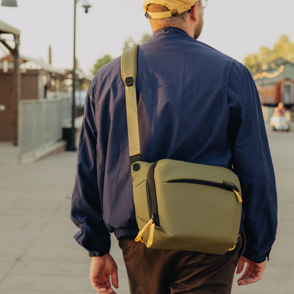 Peak Design Everyday Sling 6L in Kelp — lifestyle 2