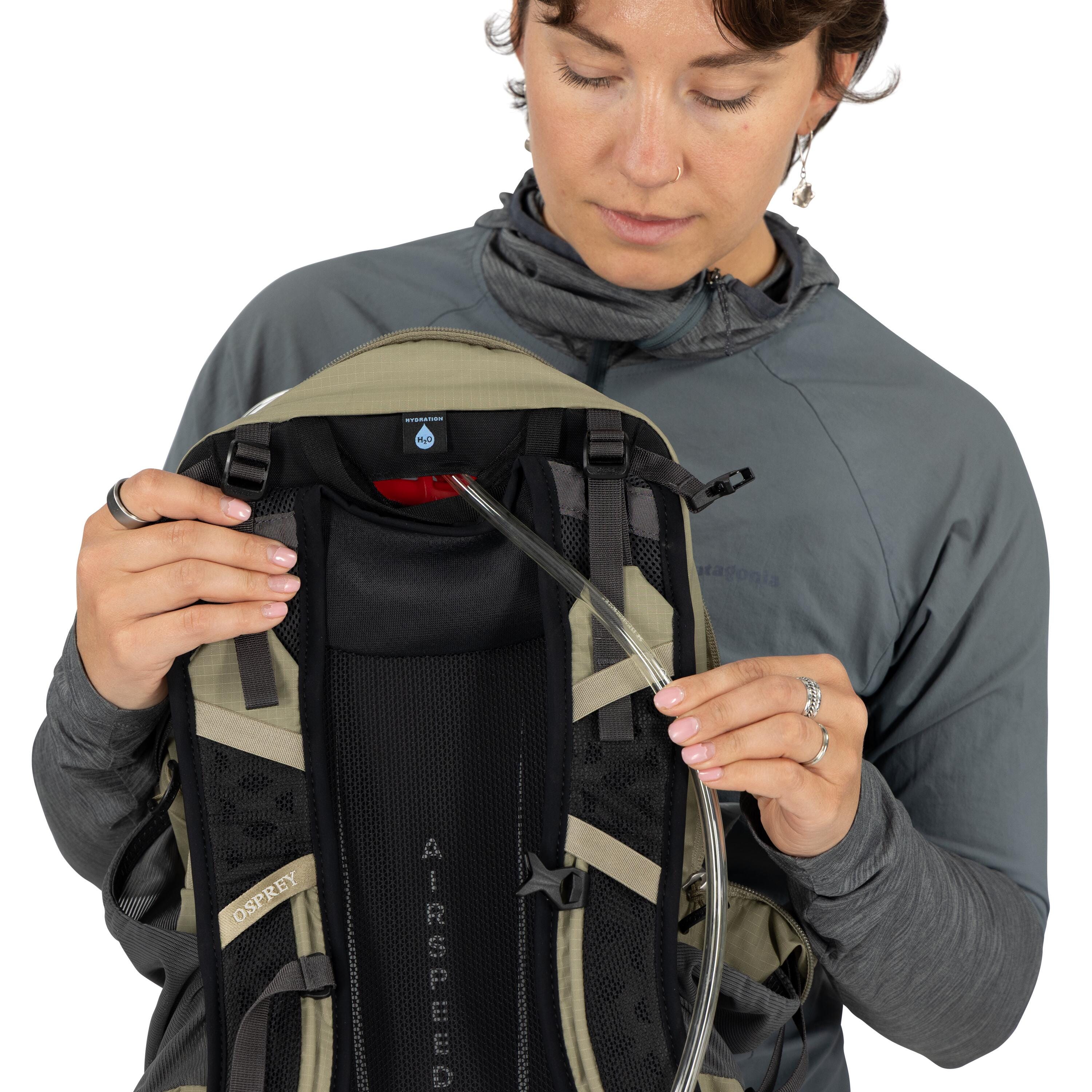 Osprey Hikelite 18 Hiking Backpack 18L in Olive Tan — detail view 4