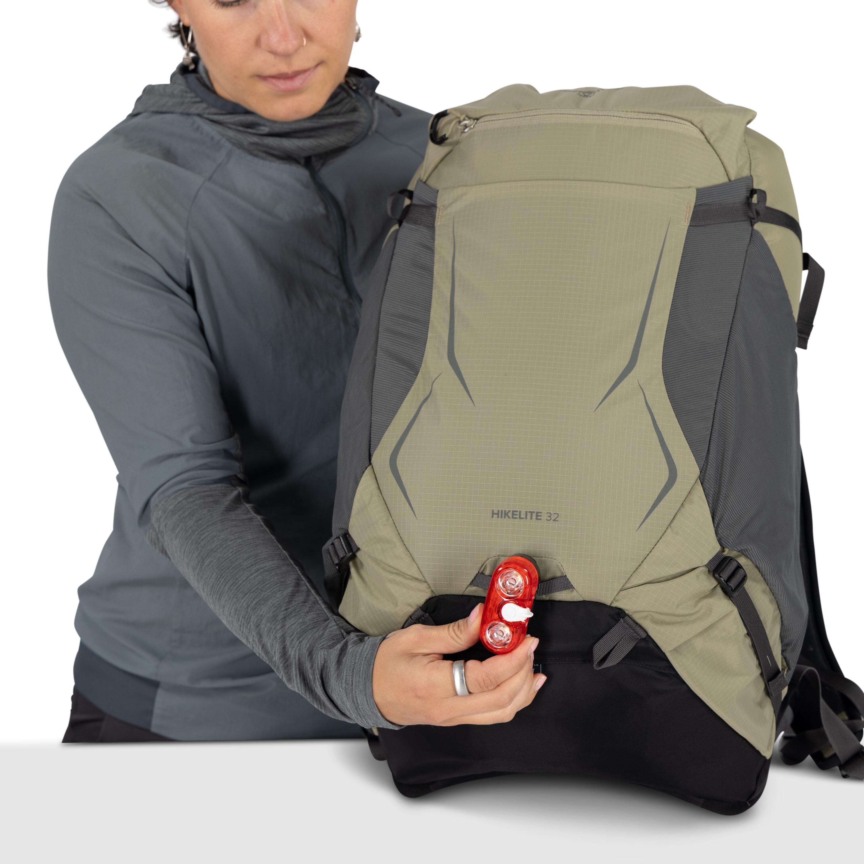 Osprey Hikelite 32 Hiking Backpack 32L in Olive Tan — detail view 2