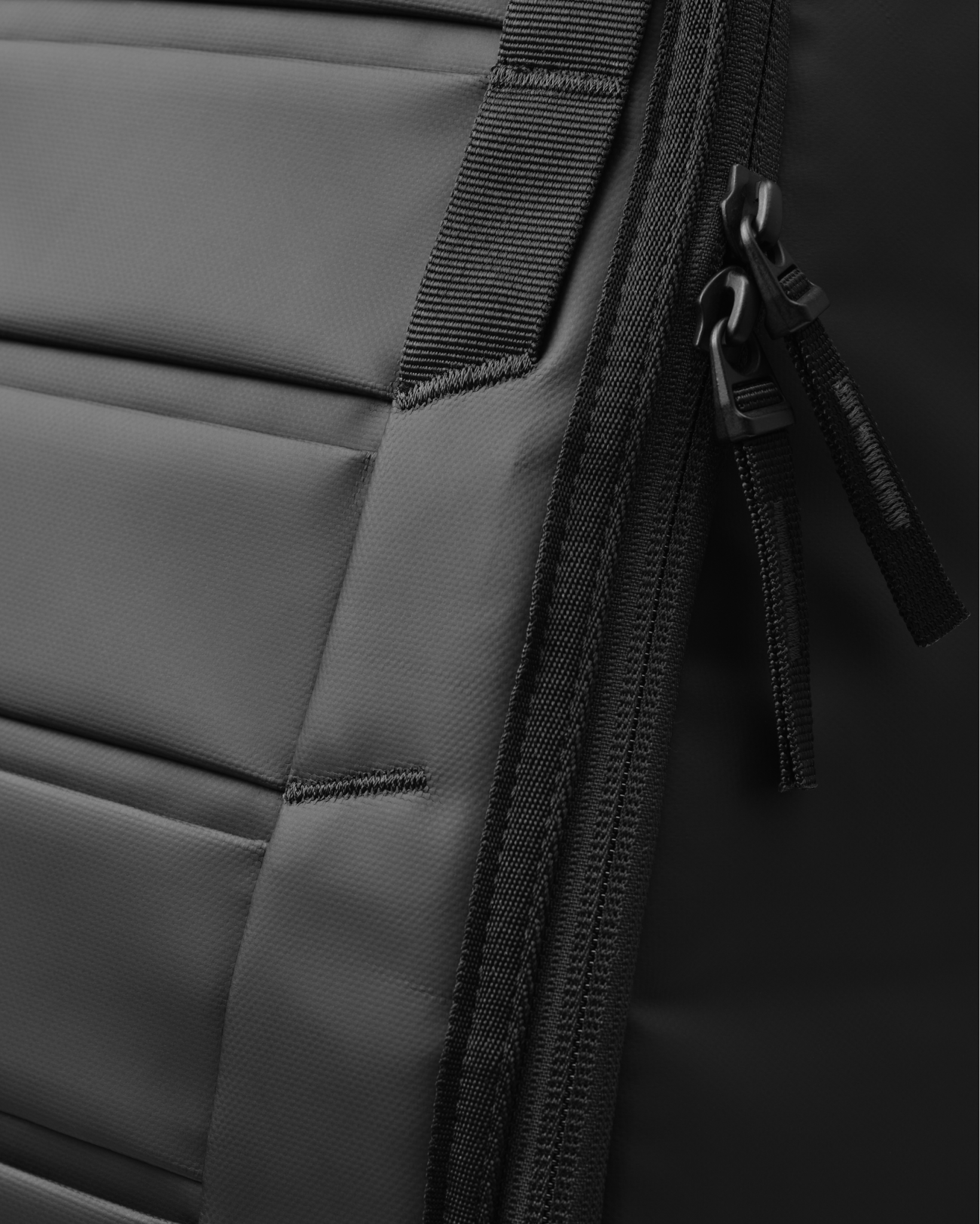 Db Journey Hugger Backpack 25L in Black Out — detail view # color_Black Out