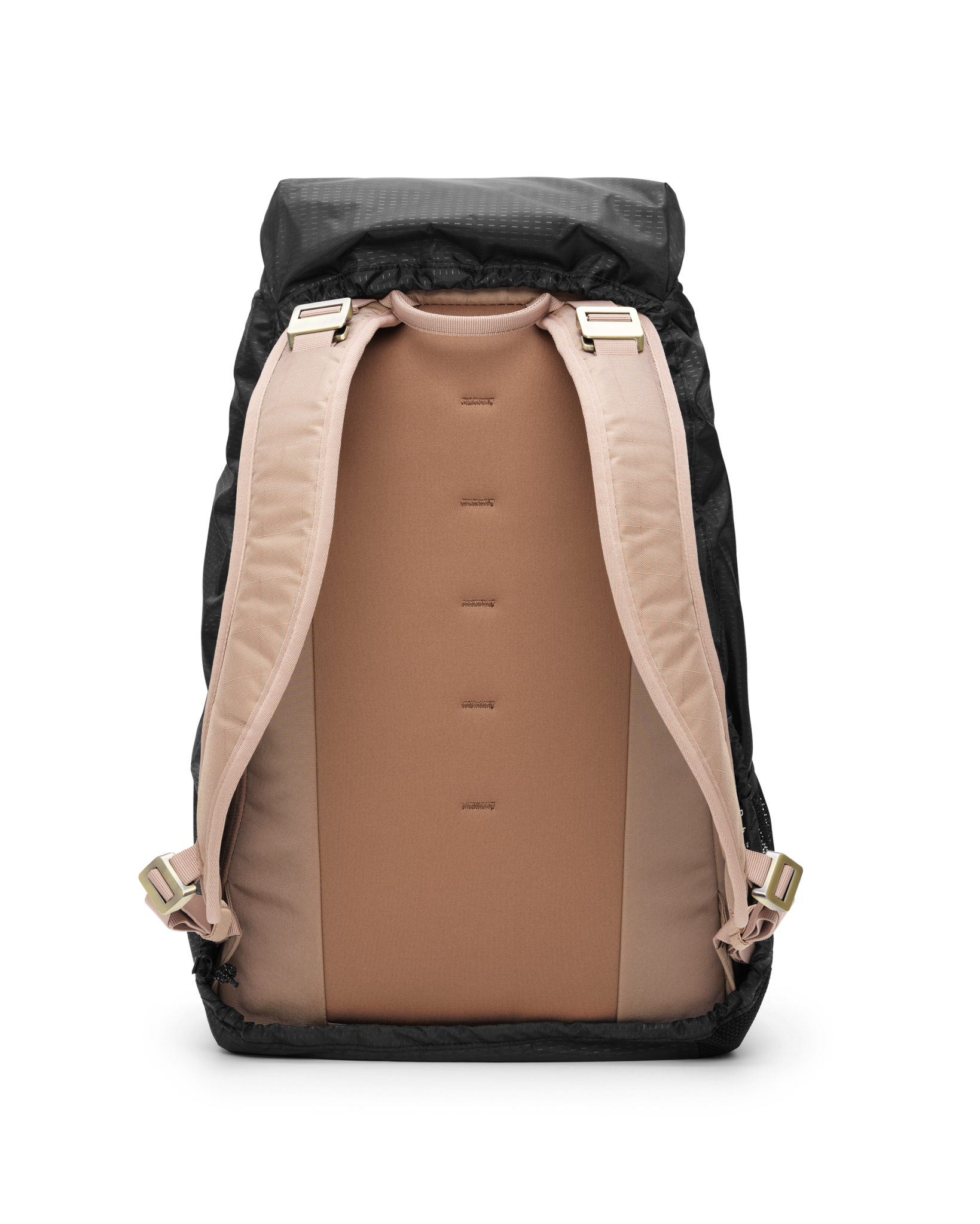 Db Journey Hugger Rain Cover 25–30L in Black Out — back view # color_Black Out