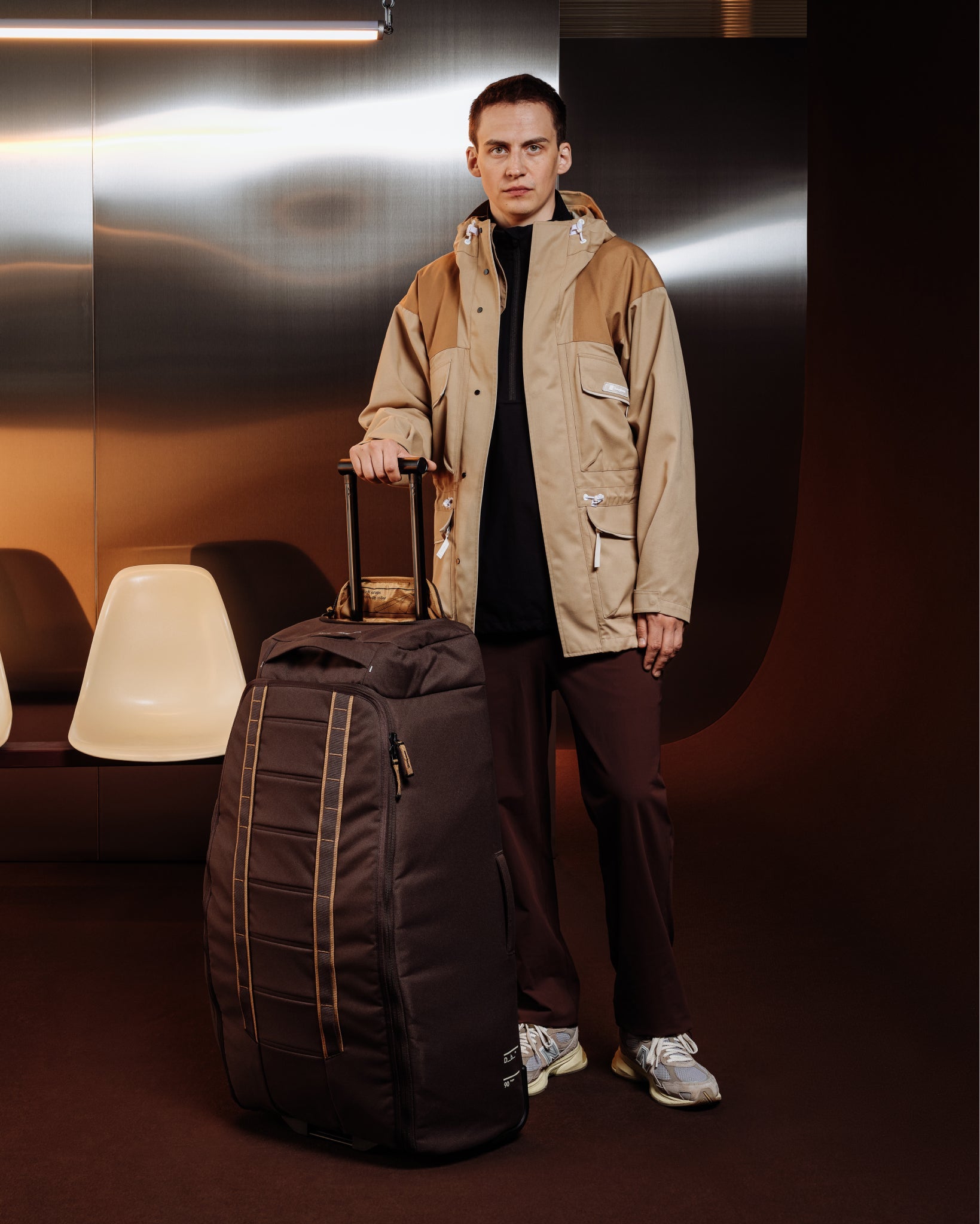 Db Journey Hugger Roller Bag Check-in 90L in Espresso — lifestyle # color_Espresso