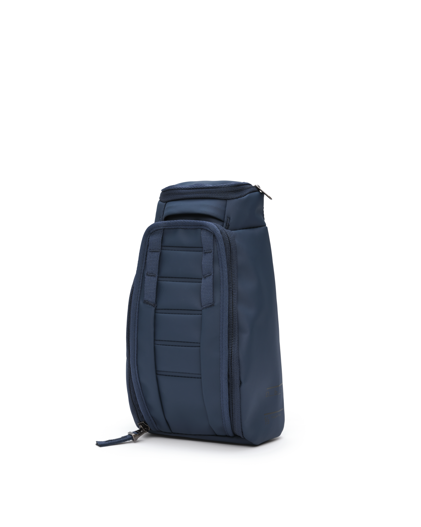 Db Journey Hugger Washbag in Blue Hour — front view # color_Blue Hour