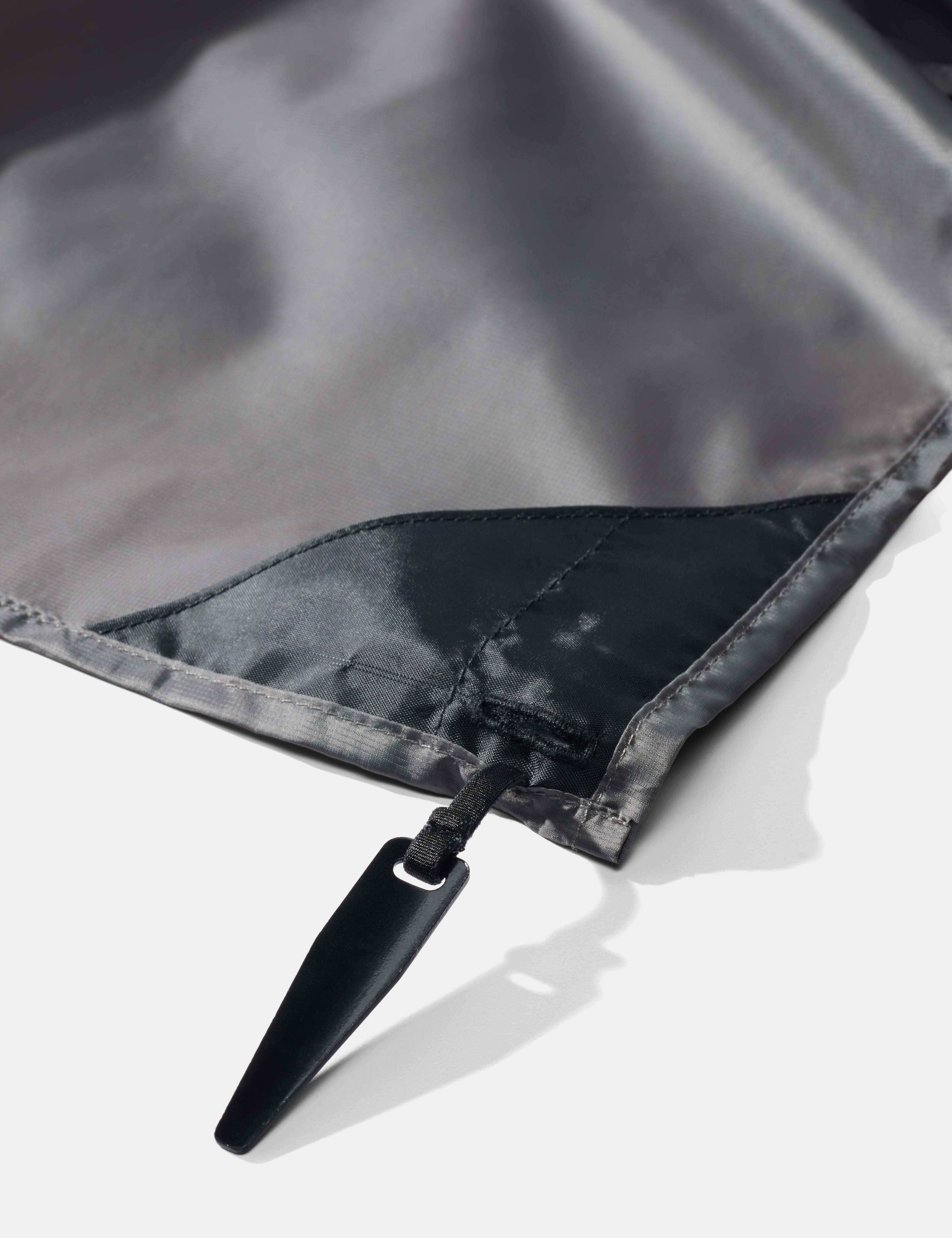 Matador Pocket Blanket in Black — angle view 4