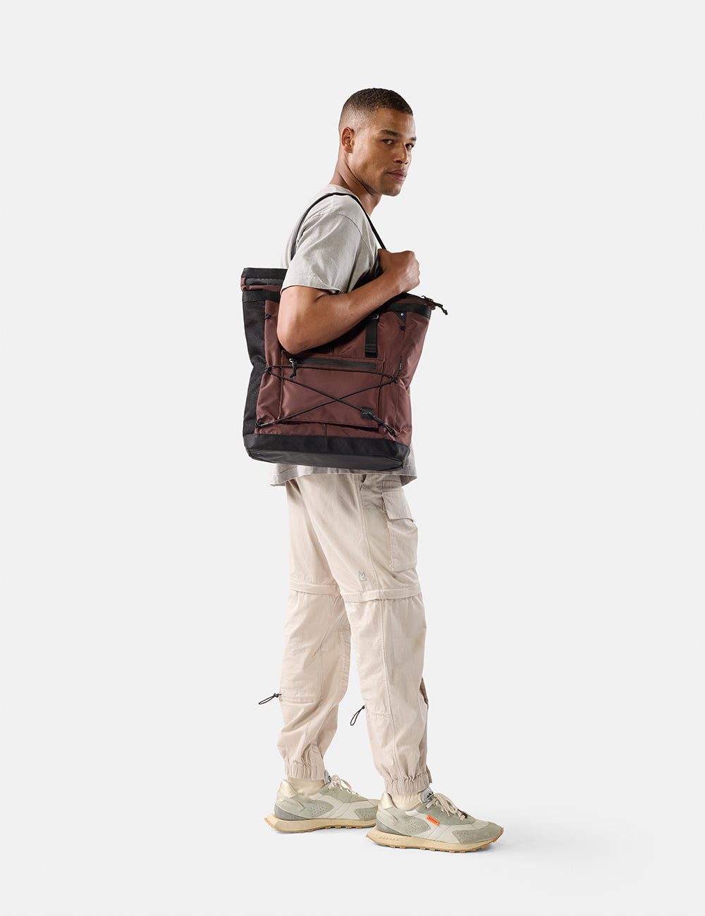 Matador Tote Pack 24L in Garnet — angle view 8