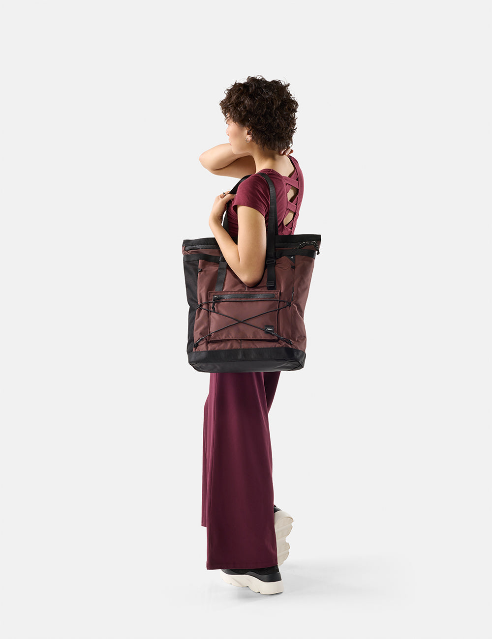 Matador Tote Pack 24L in Garnet — angle view 2