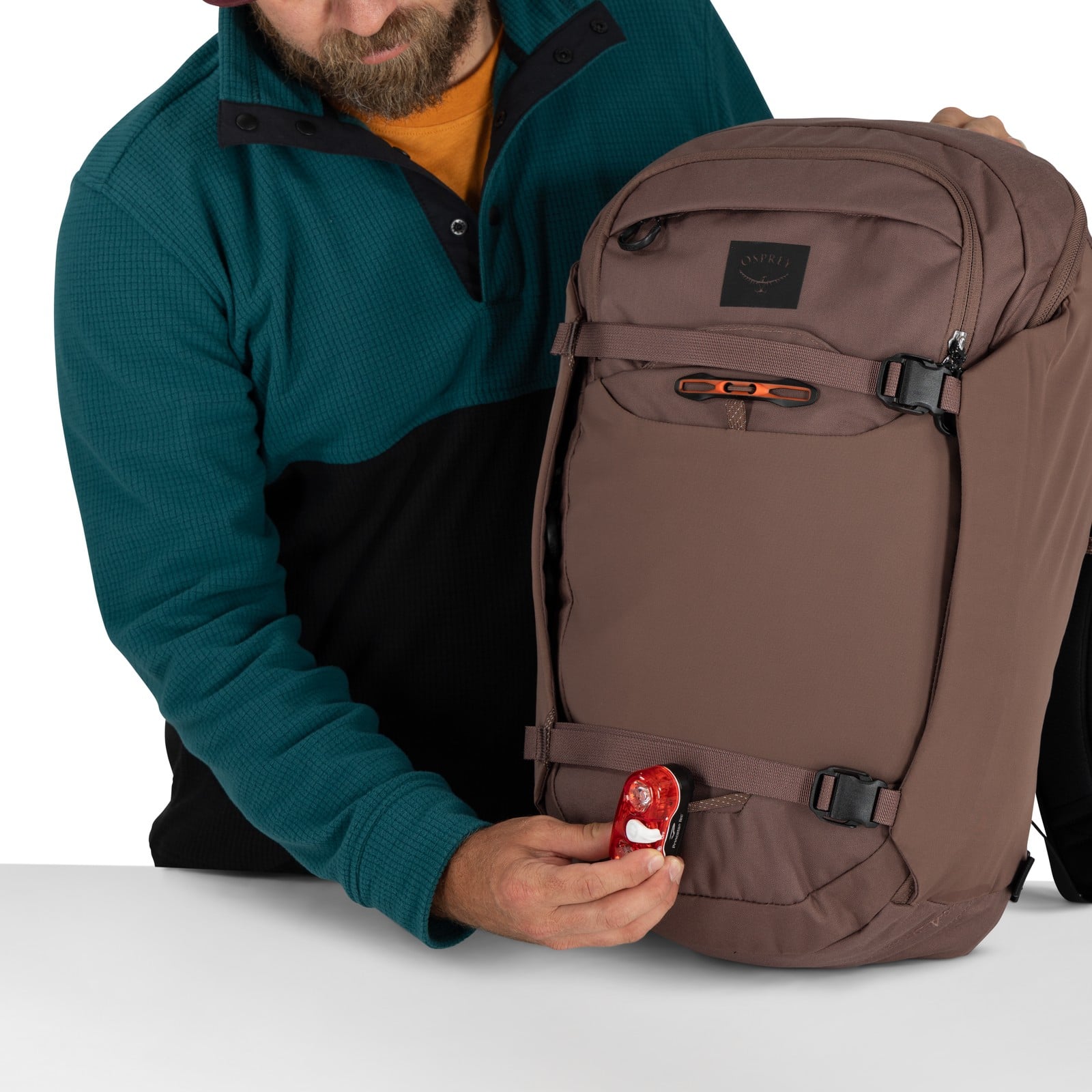 Osprey Metron 24 Commuter Backpack 24L in Magma Brown — detail view 3