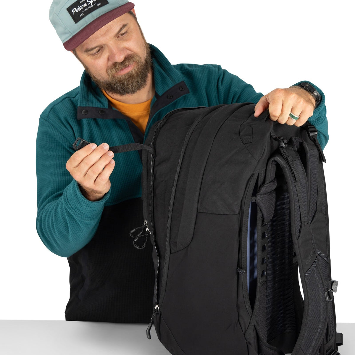 Osprey Metron Airspeed Backpack 34L in Black — detail view 3