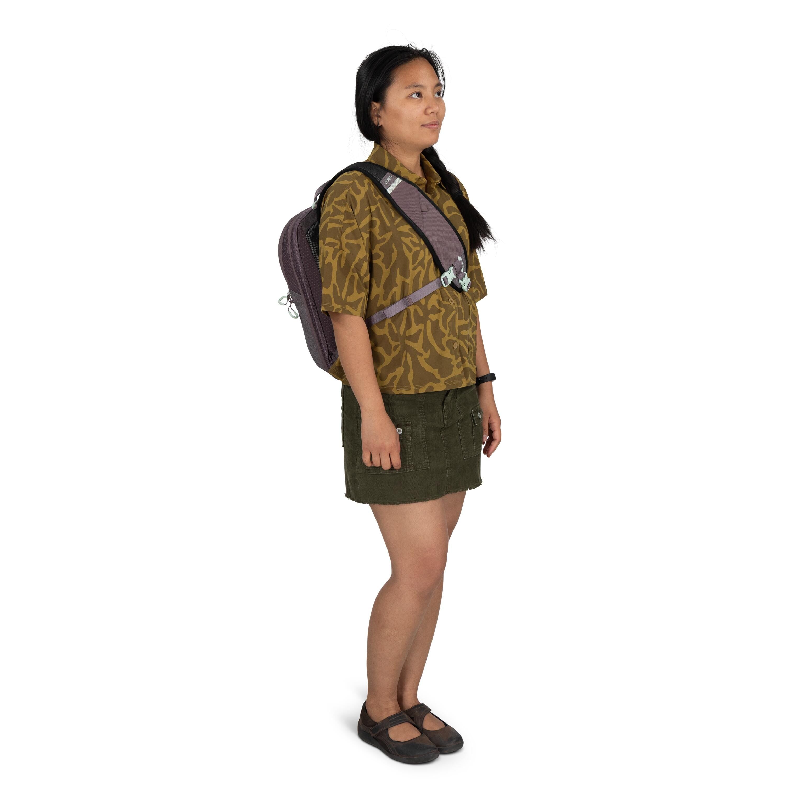 Osprey Nebula Sling 11L in Graphite-Purple Heather — lifestyle