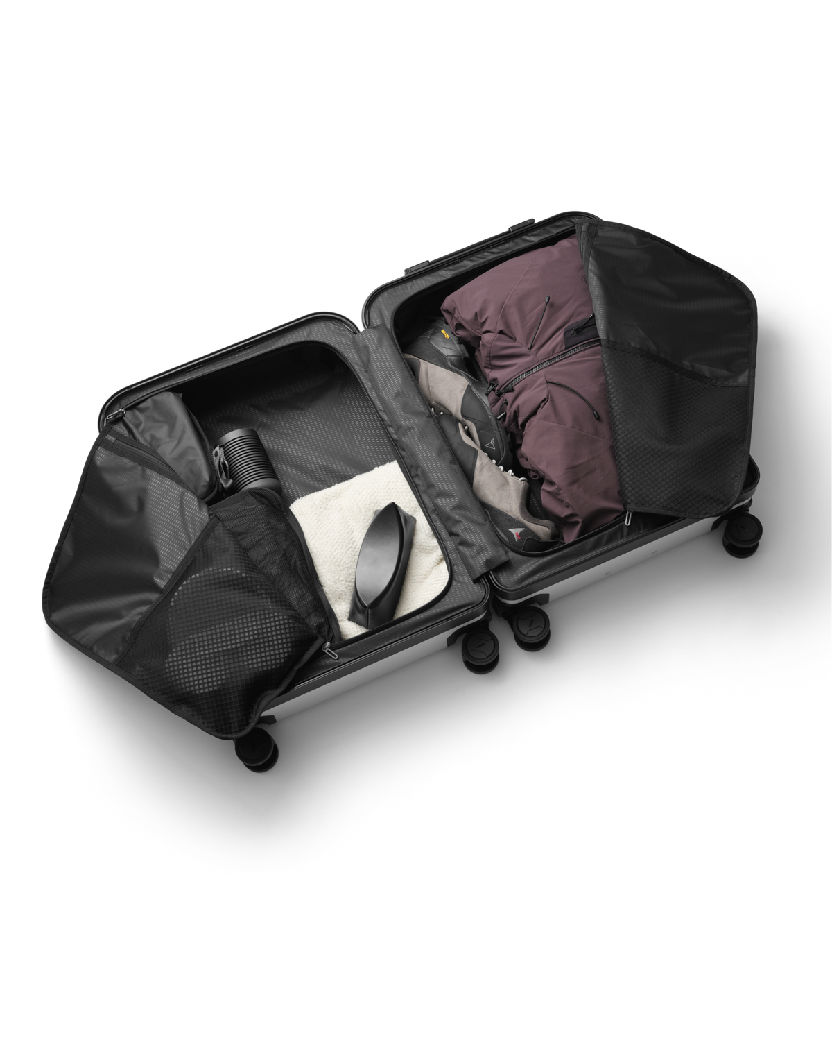 Db Journey Ramverk Alu Check-in Luggage Medium in Silver — interior view 3