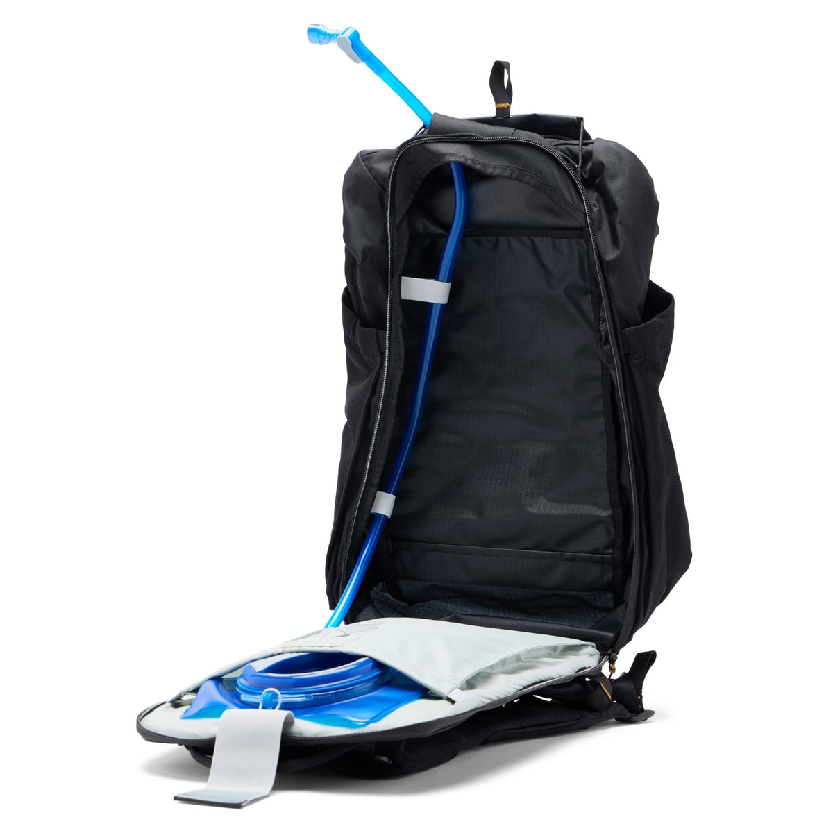 Peak Design Outdoor Backpack 25L in Cloud — detail view 2 # color_Cloud