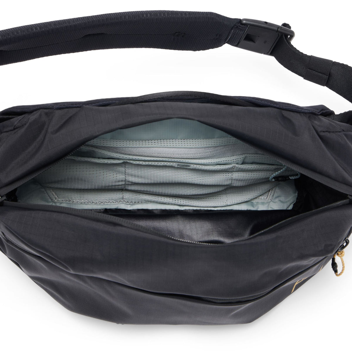 Peak Design Outdoor Sling 7L in Black — interior view 2 # color_Black