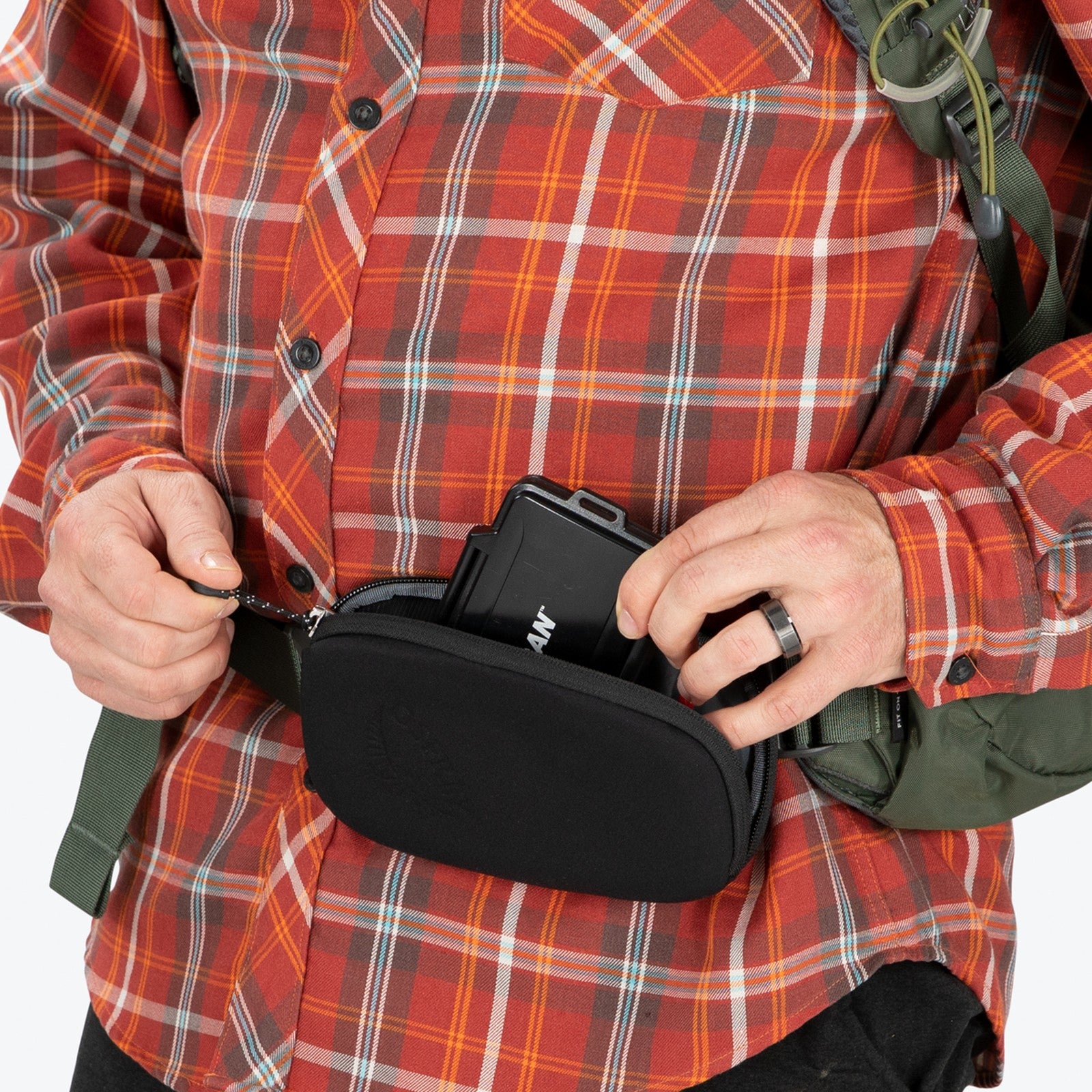 Osprey Pack Pocket Padded 1L in Black — detail view 3