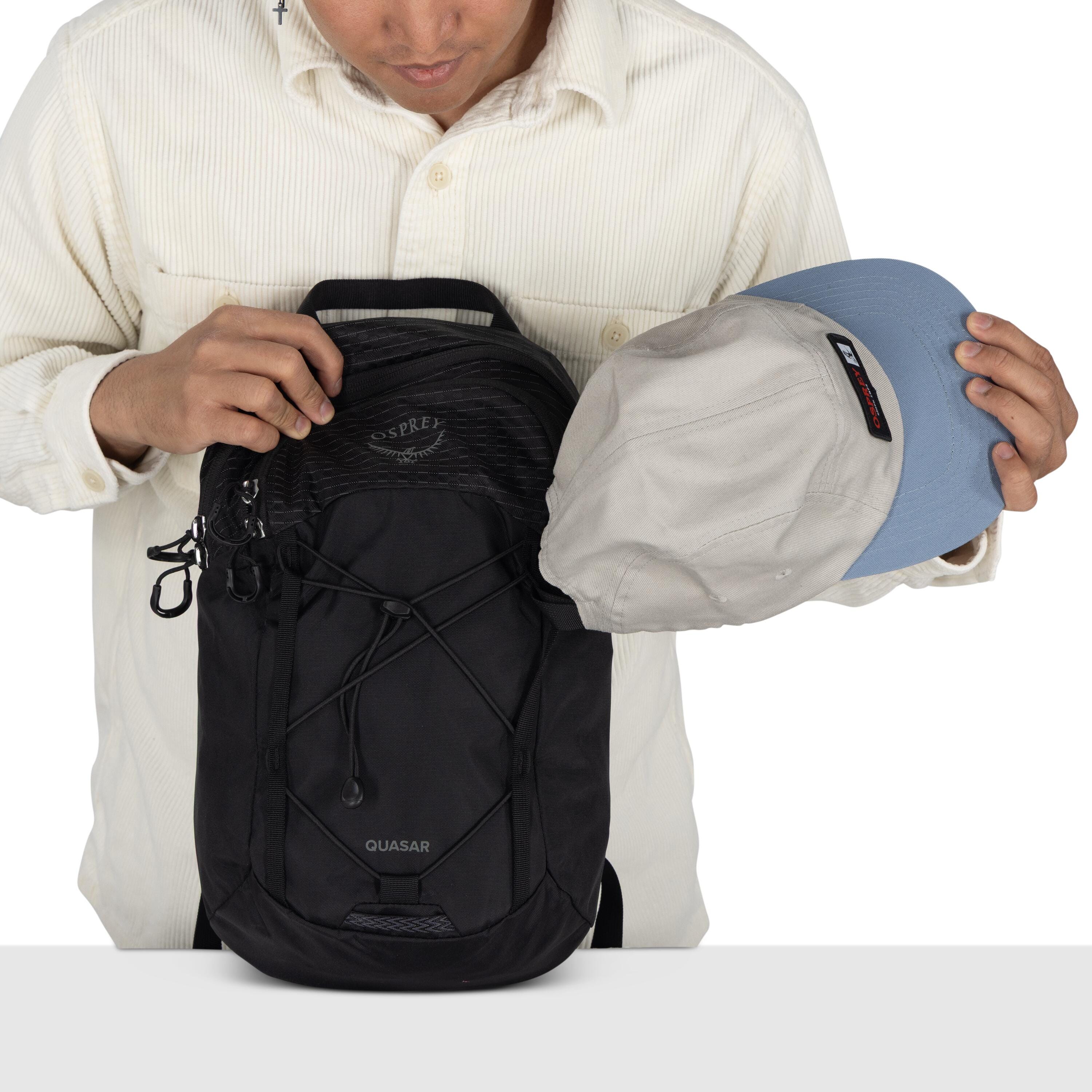 Osprey Quasar Sling 6L in Black — detail view 3
