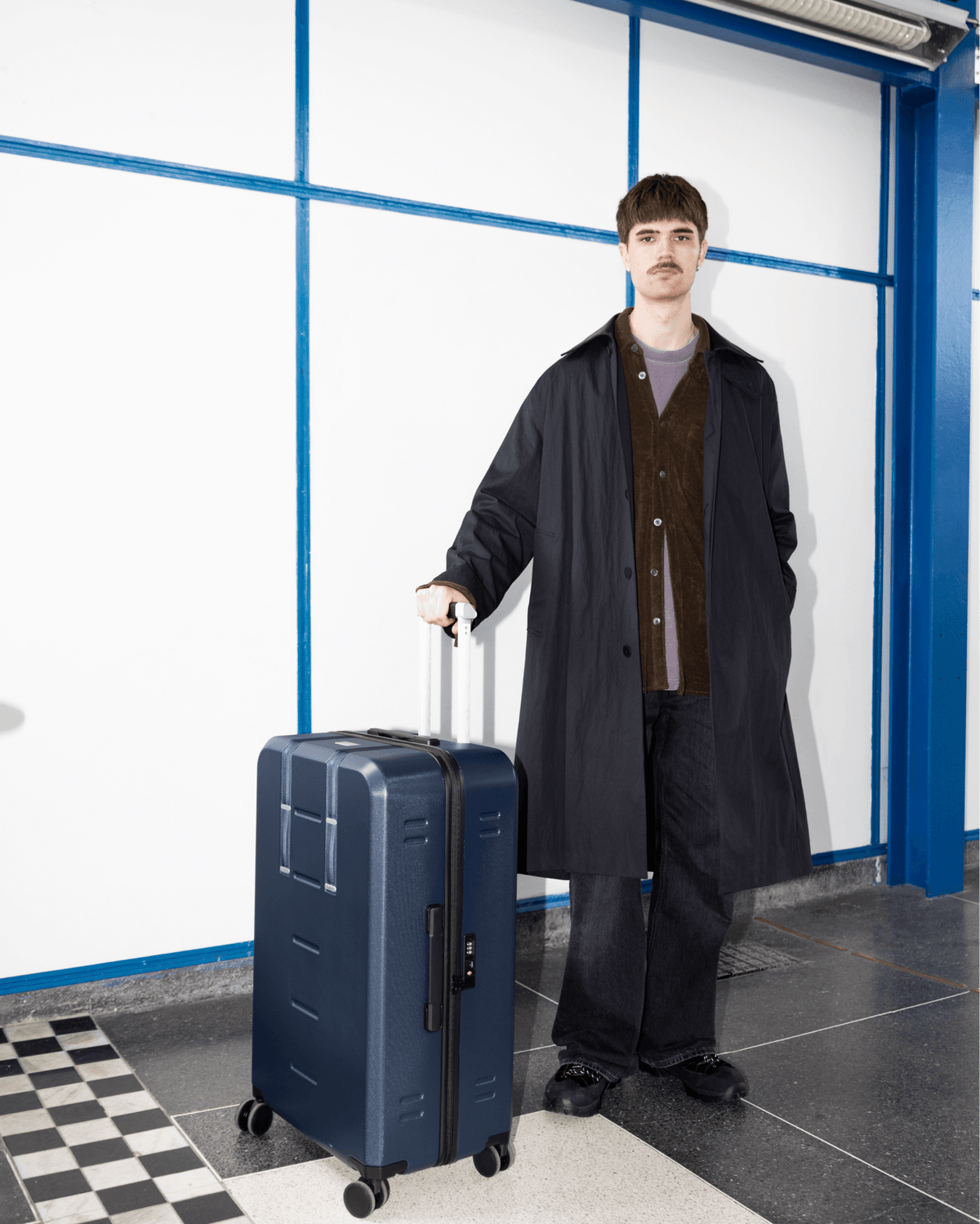 Db Journey Ramverk Check-in Luggage Large in Blue Hour — lifestyle # color_Blue Hour