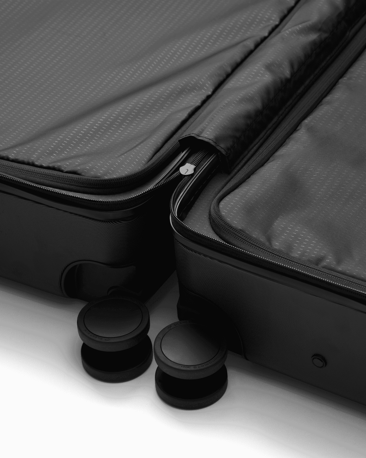Db Journey Ramverk Check-in Luggage Large in Black Out — detail view 7 # color_Black Out