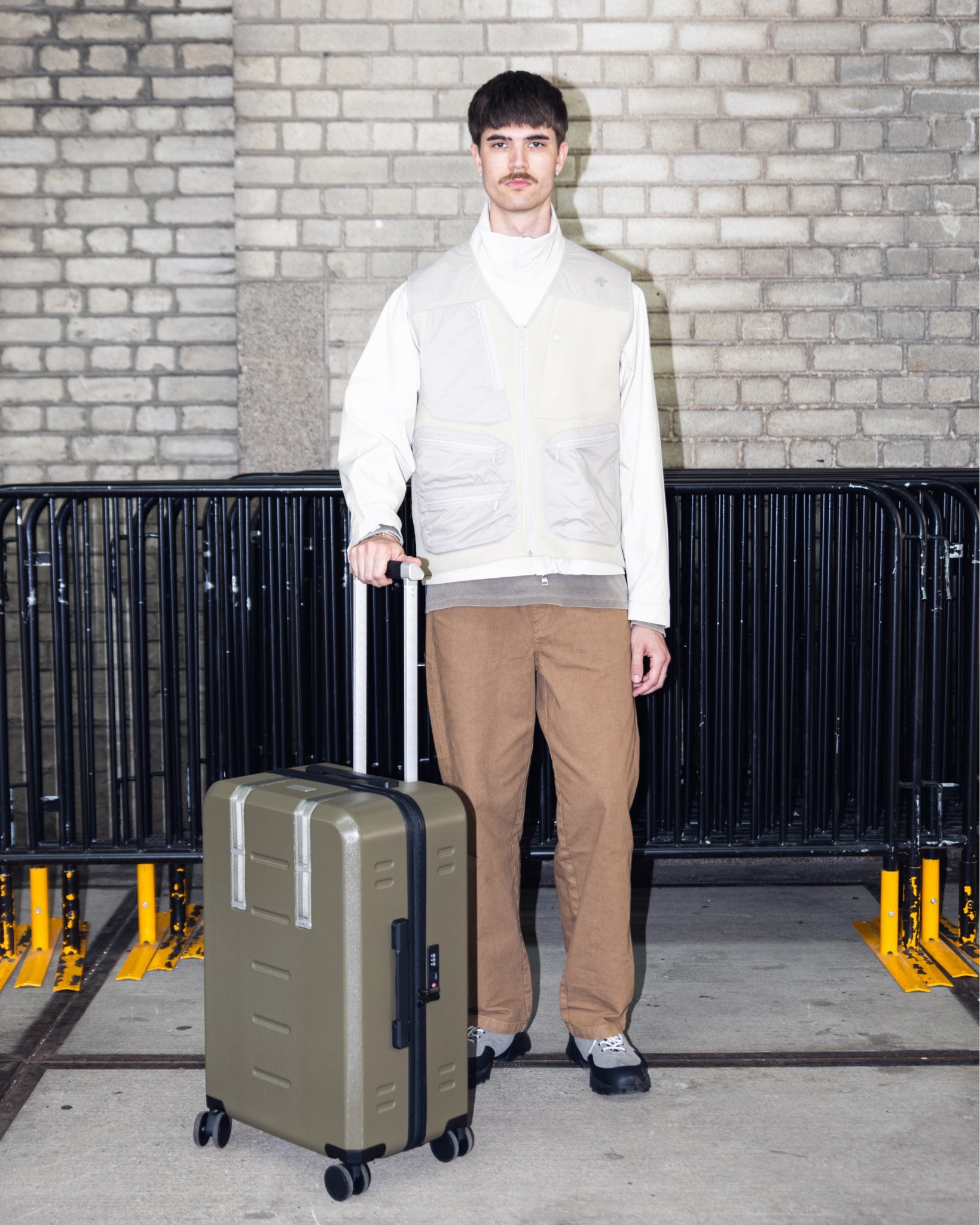 Db Journey Ramverk Check-in Luggage Medium in Forest Green — lifestyle # color_Forest Green