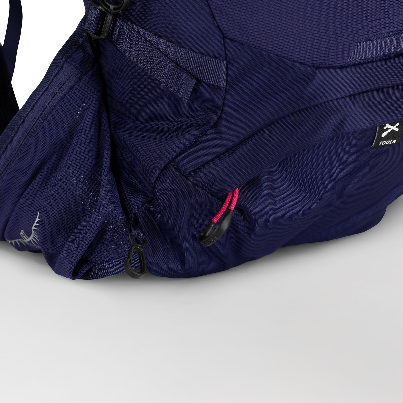 Osprey Raven 10 Women's Bike Hydration Pack 10L in Deep Fig — detail view 3
