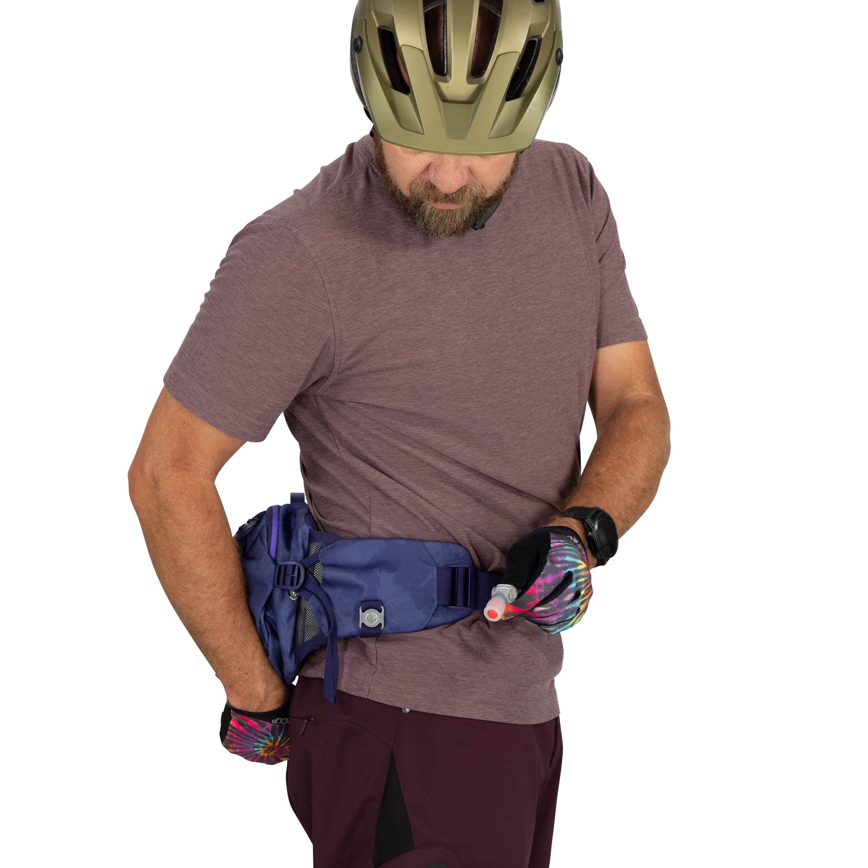 Osprey Seral 4 Bike Hydration Lumbar Pack 4L in Botswana Purple Dust Print — detail view
