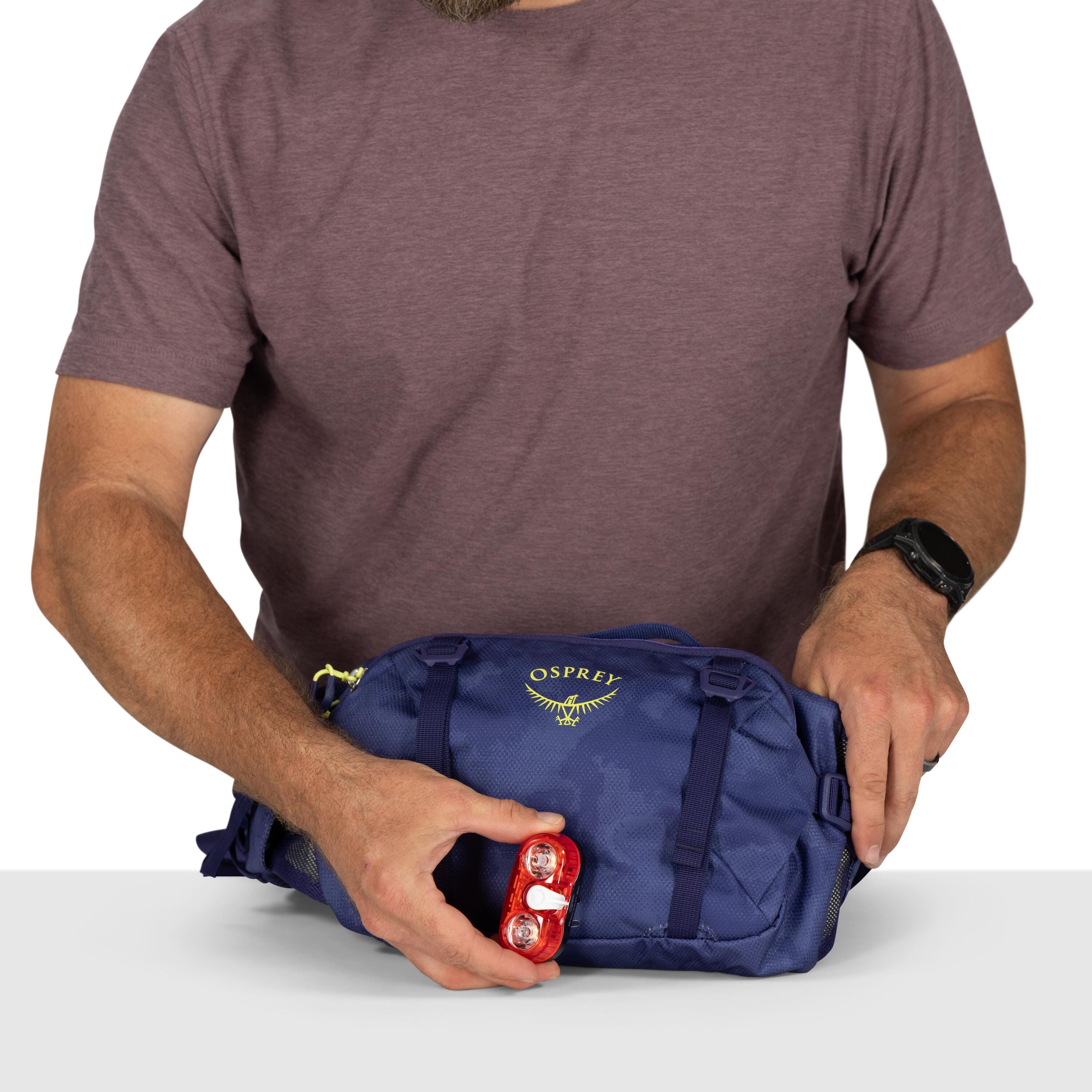 Osprey Seral 4 Bike Hydration Lumbar Pack 4L in Botswana Purple Dust Print — detail view 3