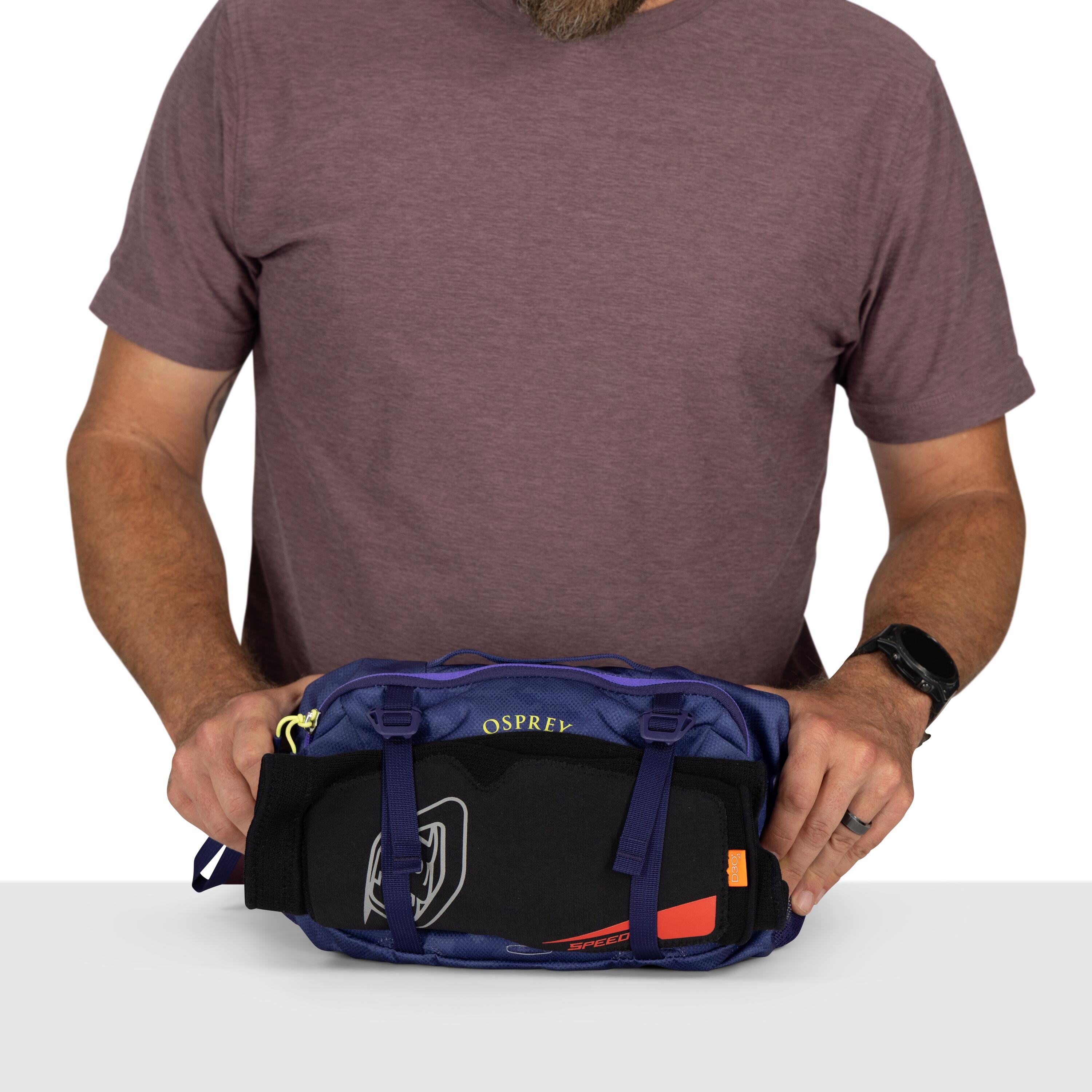 Osprey Seral 4 Bike Hydration Lumbar Pack 4L in Botswana Purple Dust Print — detail view 4