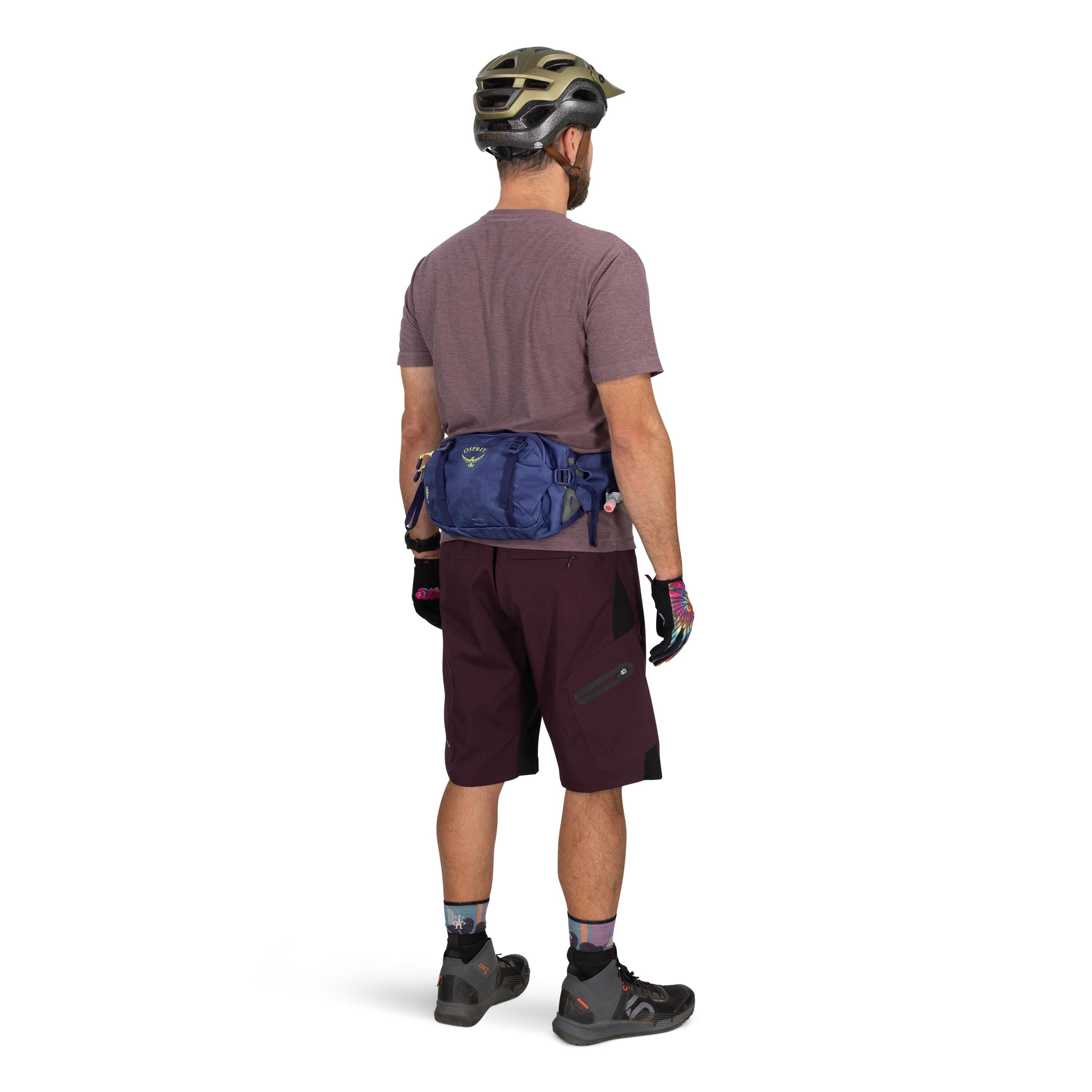 Osprey Seral 4 Bike Hydration Lumbar Pack 4L in Botswana Purple Dust Print — lifestyle 2