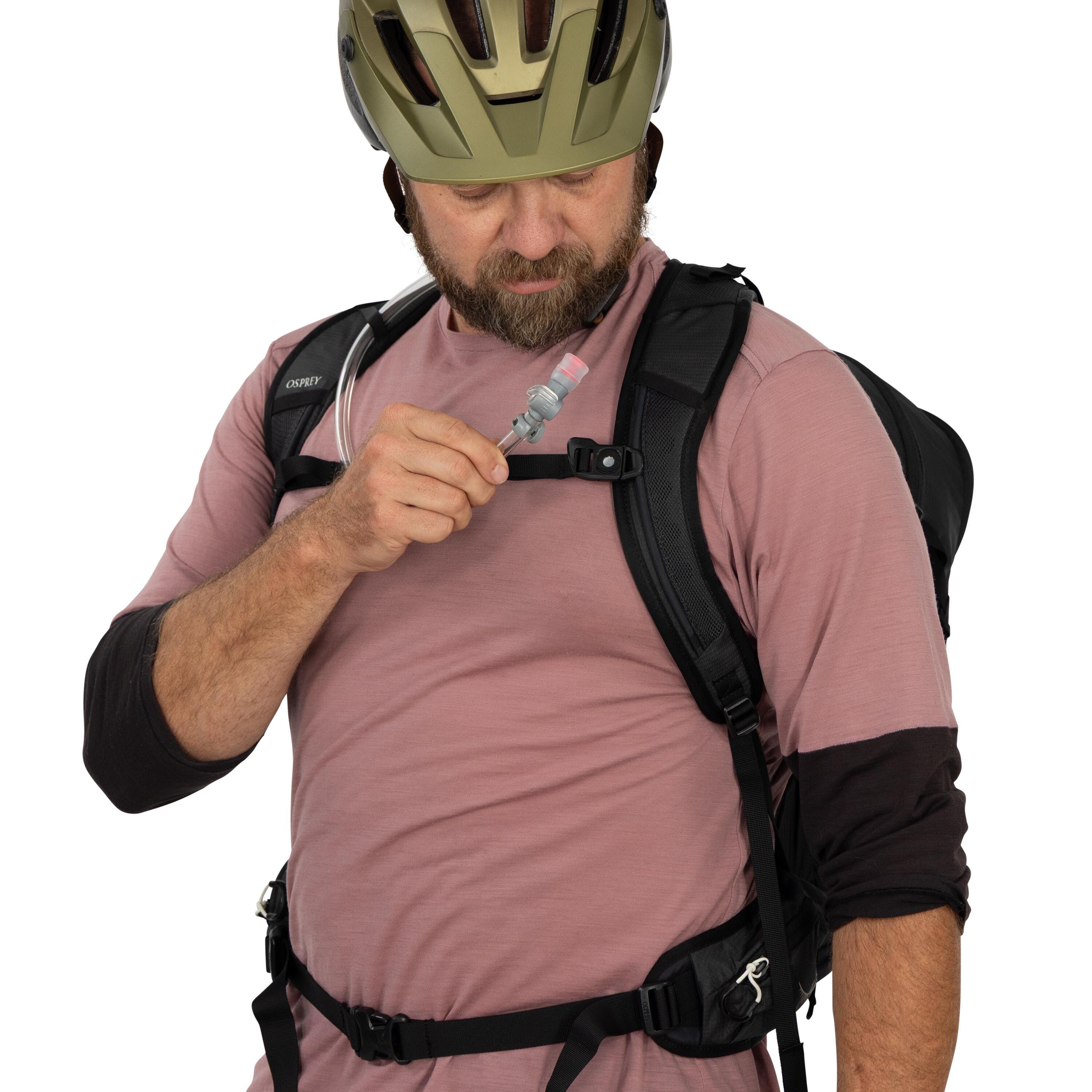 Osprey Syncro 20 Bike Hydration Pack 20L in Raven Black — detail view