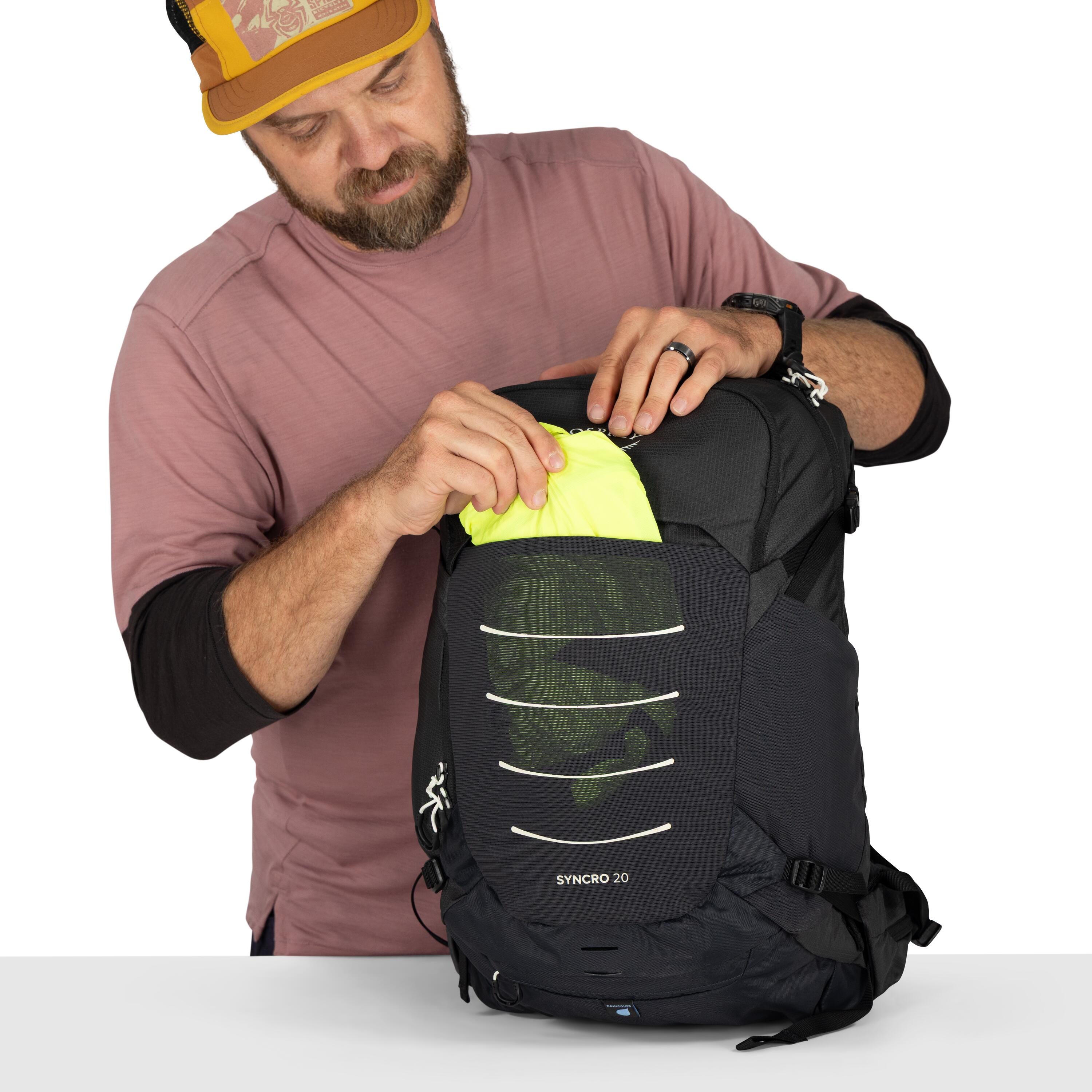 Osprey Syncro 20 Bike Hydration Pack 20L in Raven Black — detail view 3