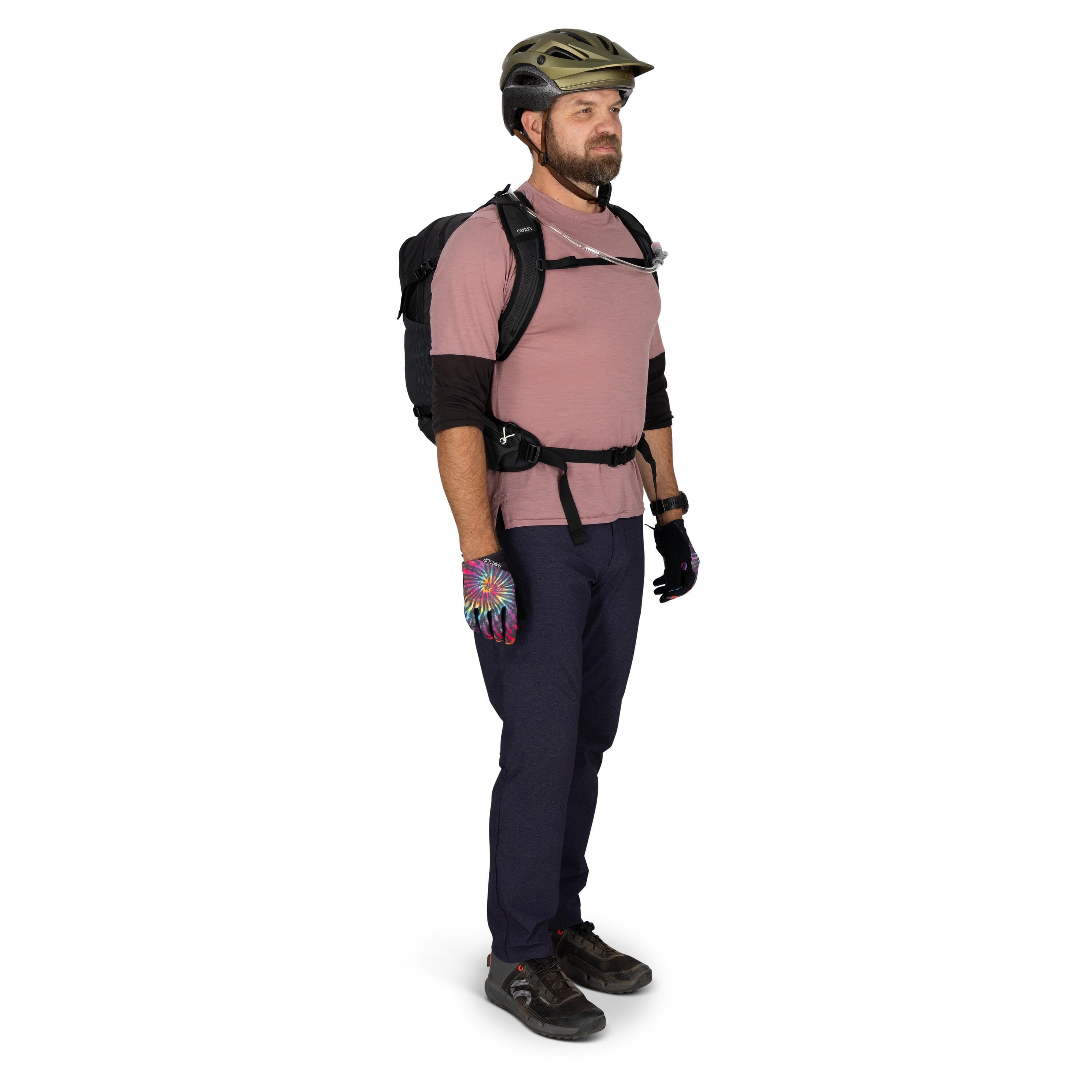 Osprey Syncro 20 Bike Hydration Pack 20L in Raven Black — lifestyle